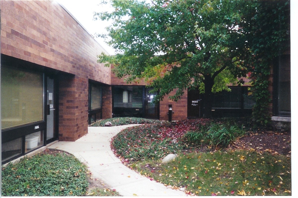 951 N Plum Grove Rd, Schaumburg, IL for Sale