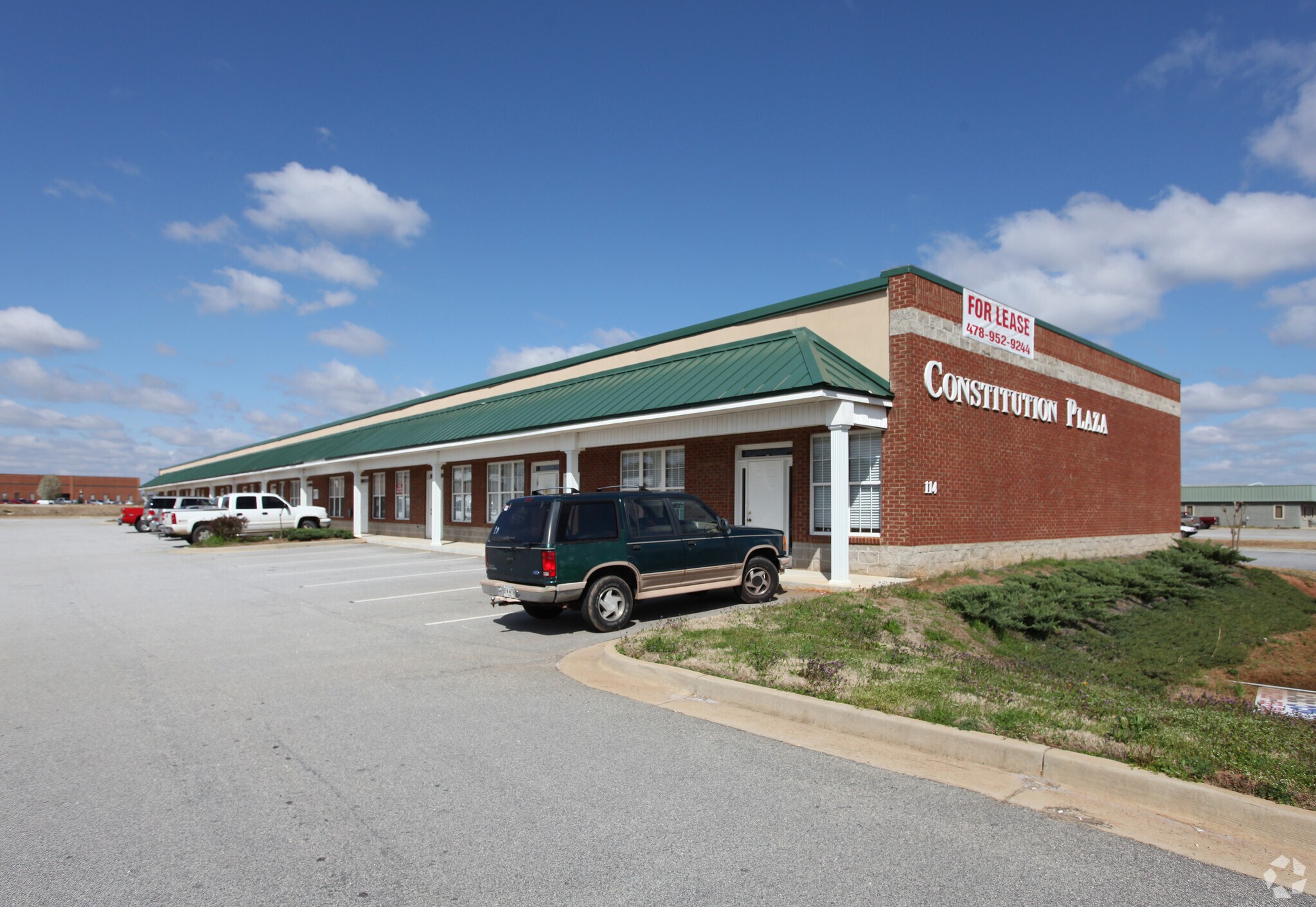 114 Constitution Dr Warner Robins, GA 31088 Office Property for Sale on