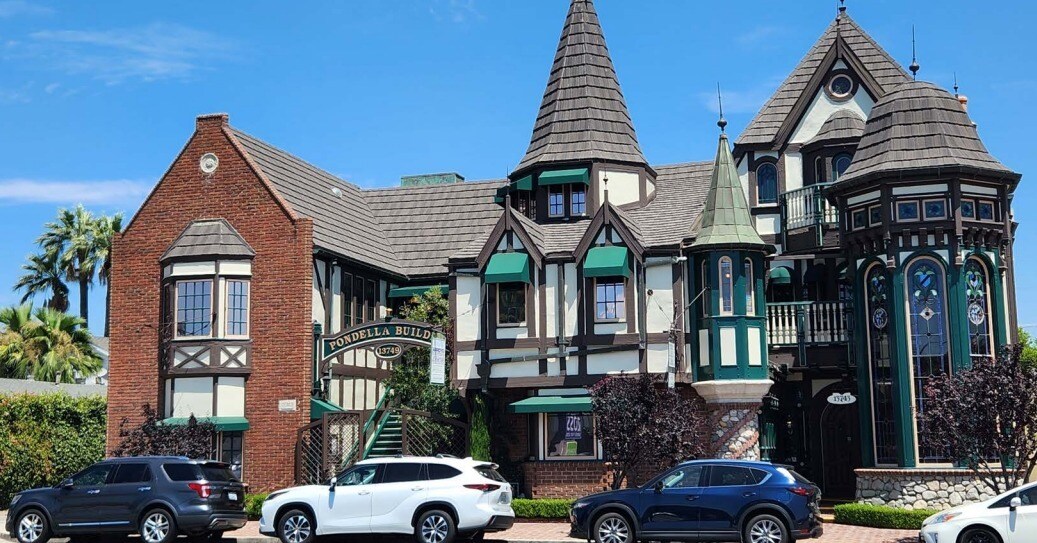 13743-13749 Riverside Dr, Sherman Oaks, CA for Rent