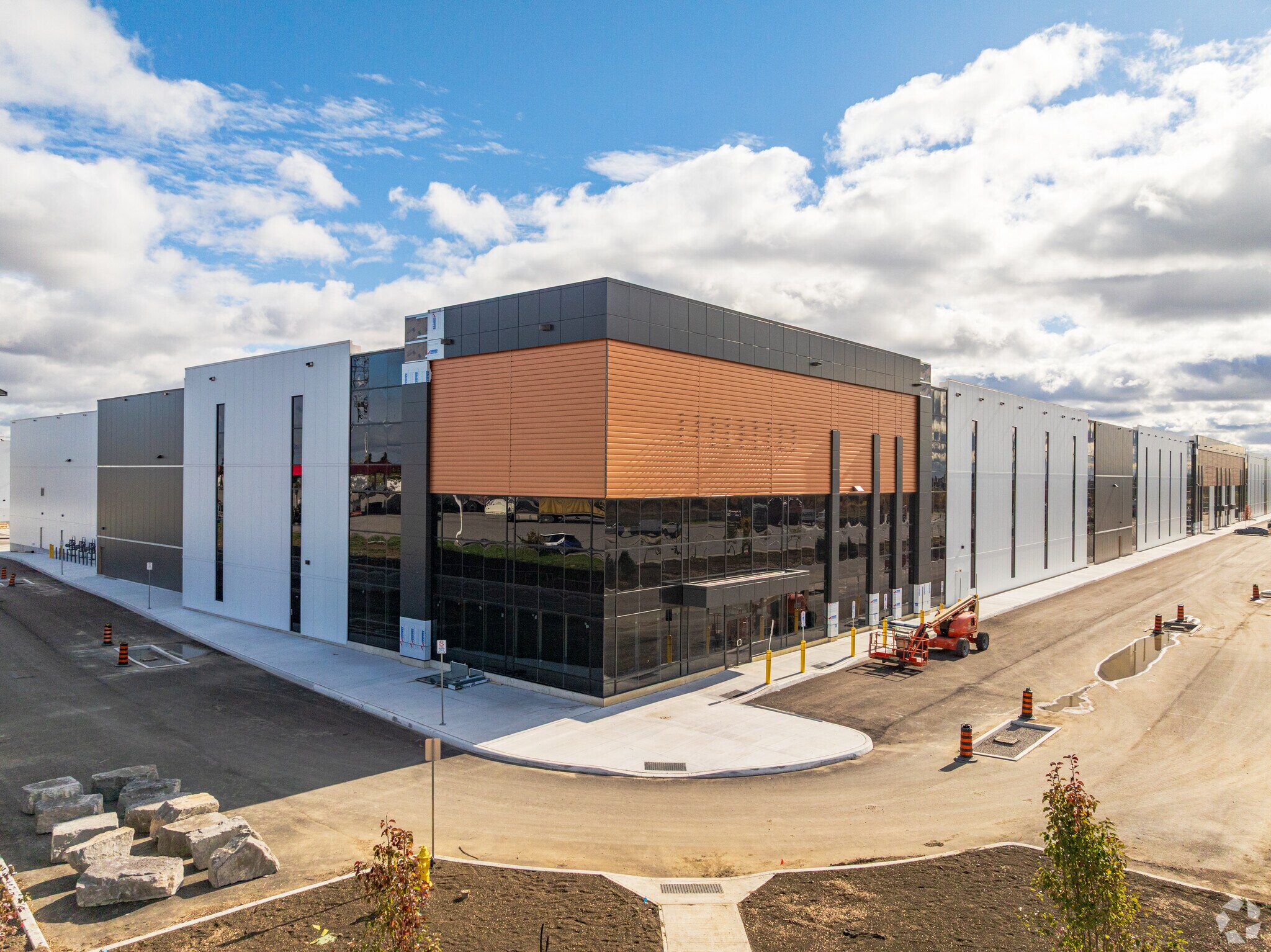 9001 B Hwy 50, Vaughan, ON for Rent