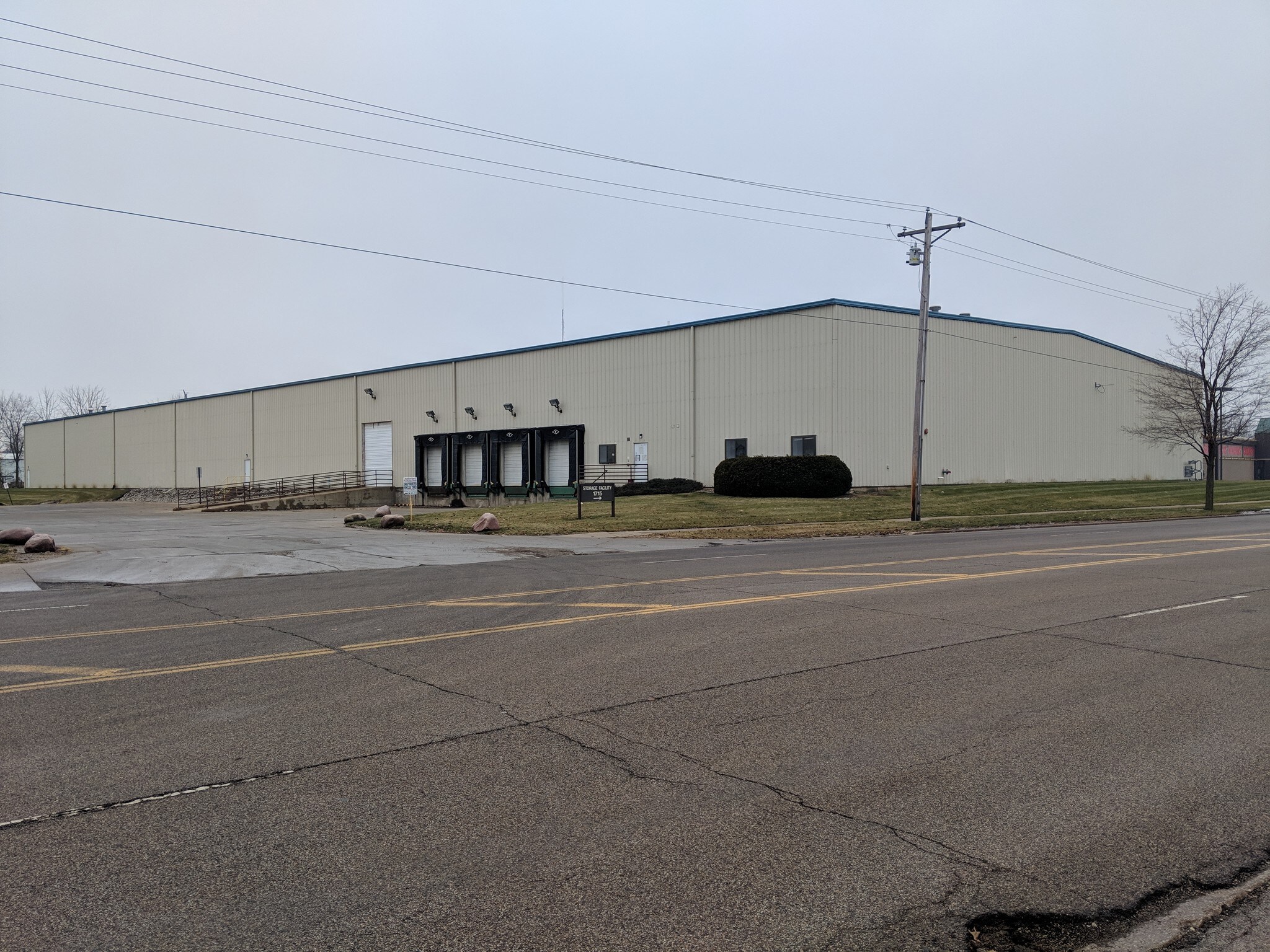 1715 E Hamilton Rd, Bloomington, IL for Rent