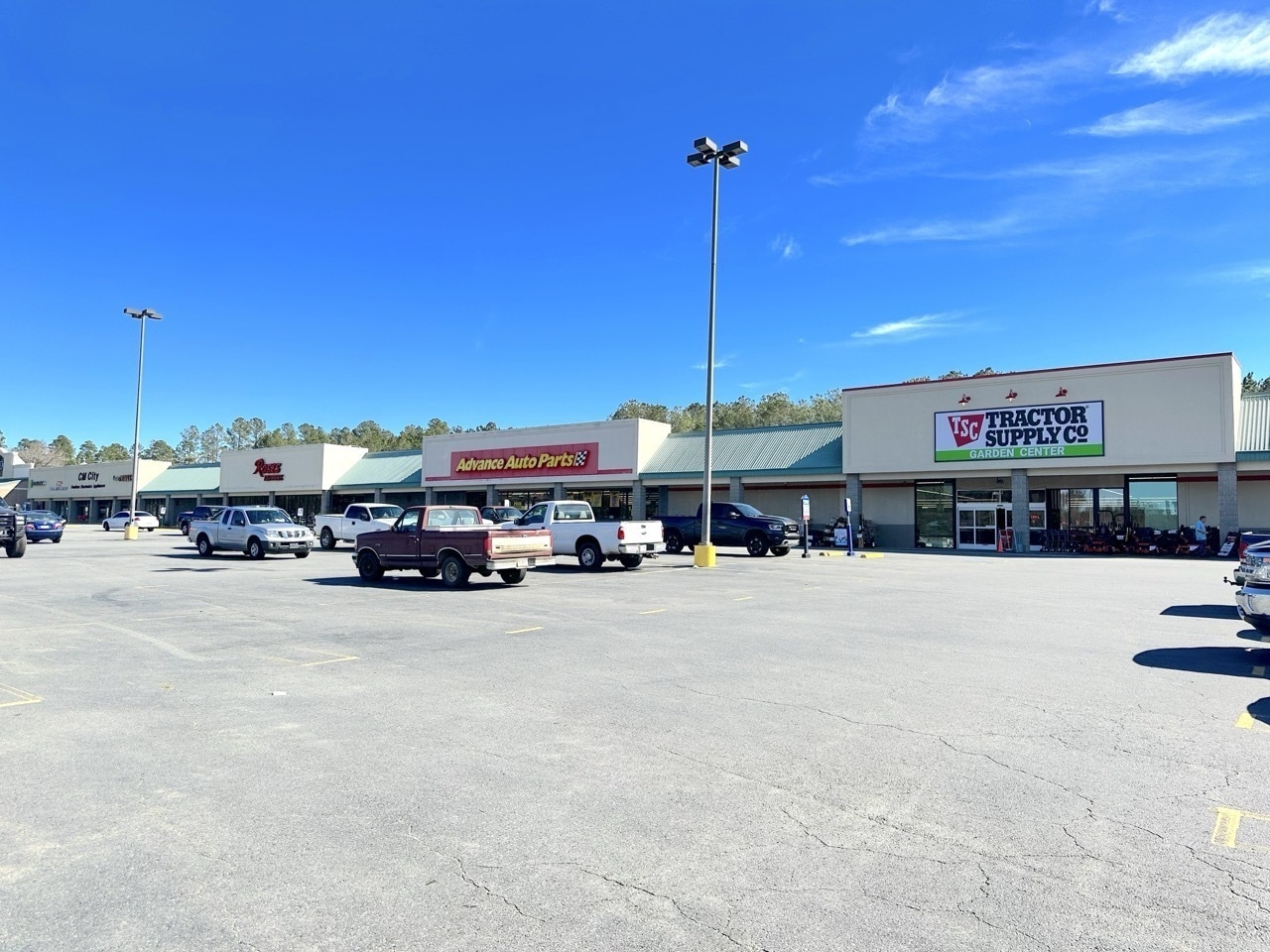 1129 Ogeechee rd, Savannah, GA for Rent