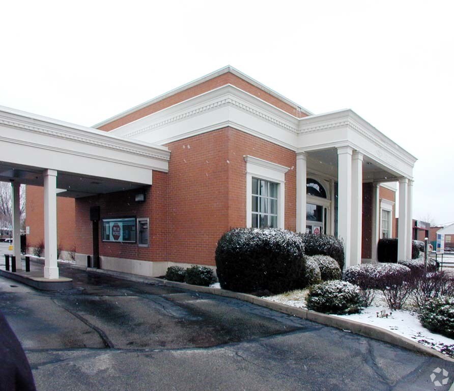 153 E Herrick Ave Wellington, OH 44090 Retail Property for Sale on