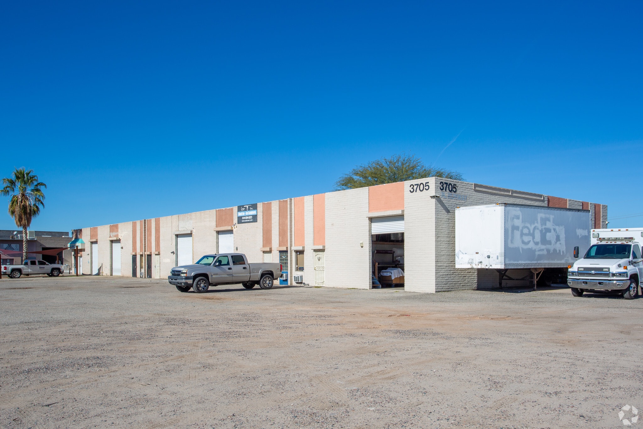 3705-3715 N Runway Dr, Tucson, AZ for Rent