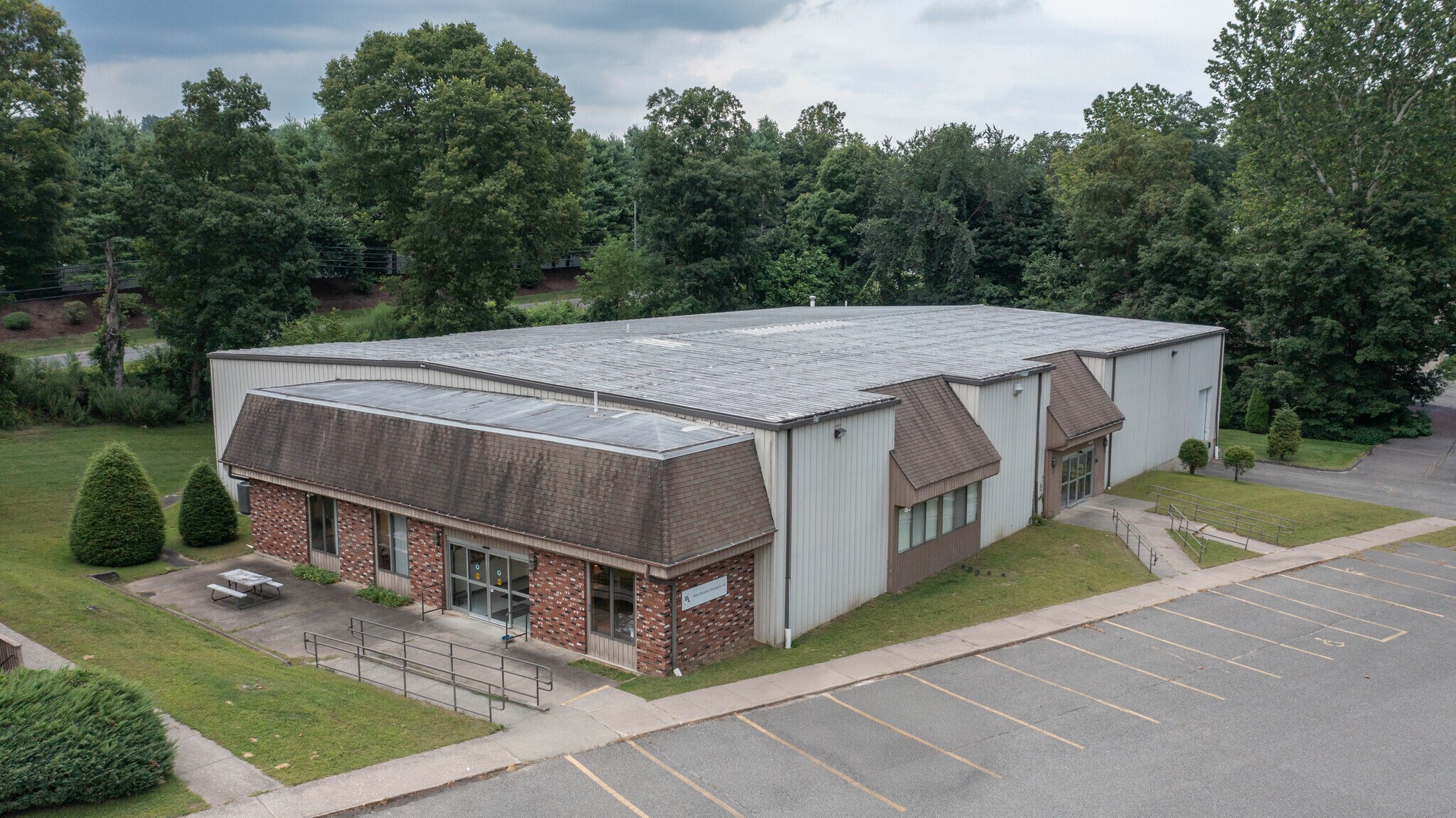 940 Federal Rd, Brookfield, CT for Rent