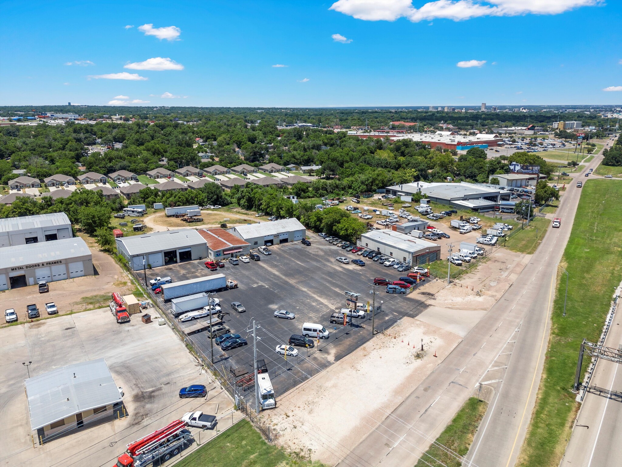 3325 Jack Kultgen Expy, Waco, TX for Sale