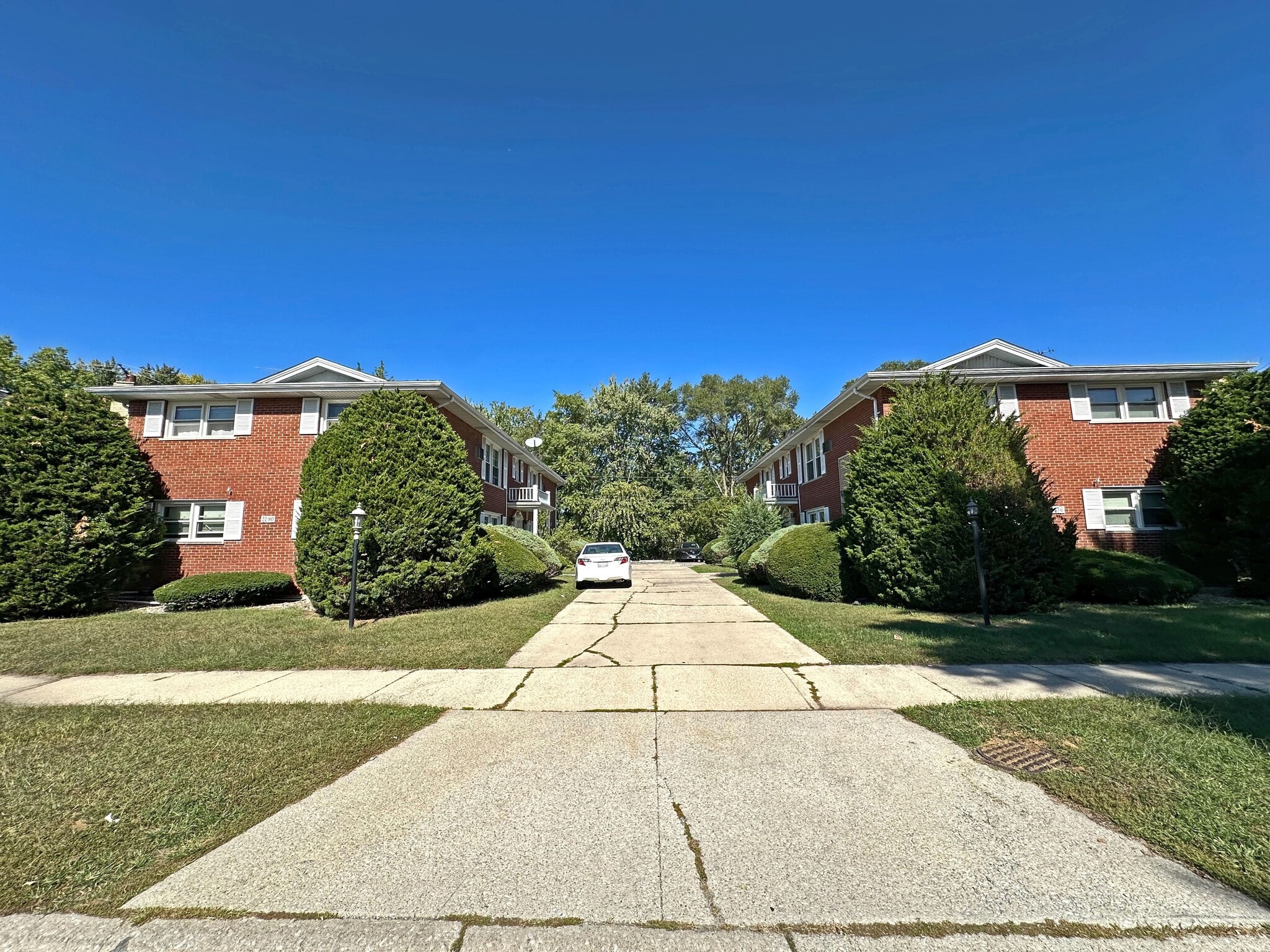 2296 182nd Pl, Lansing, IL for Sale
