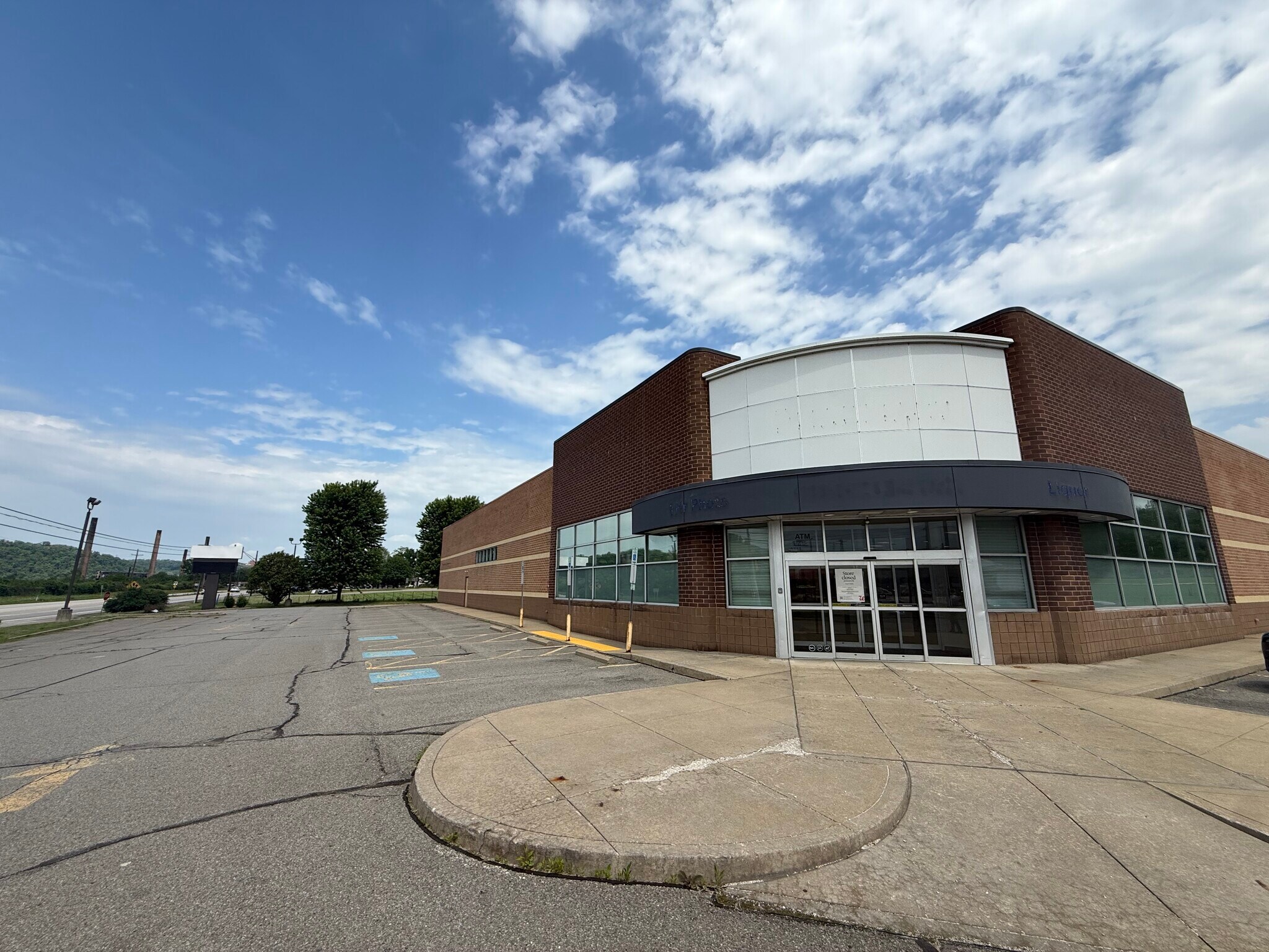 1600 Main St, Follansbee, WV for Rent