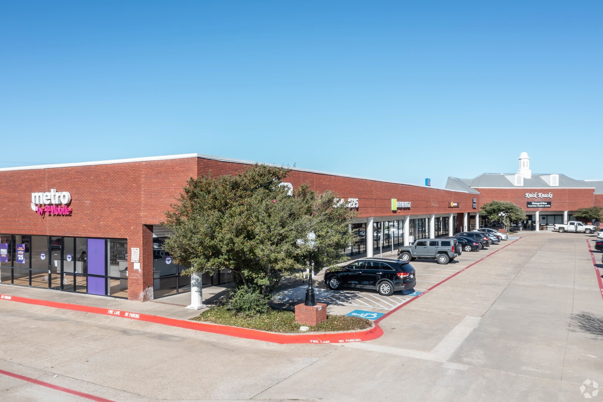 211-215 W Camp Wisdom Rd, Duncanville, TX for Rent