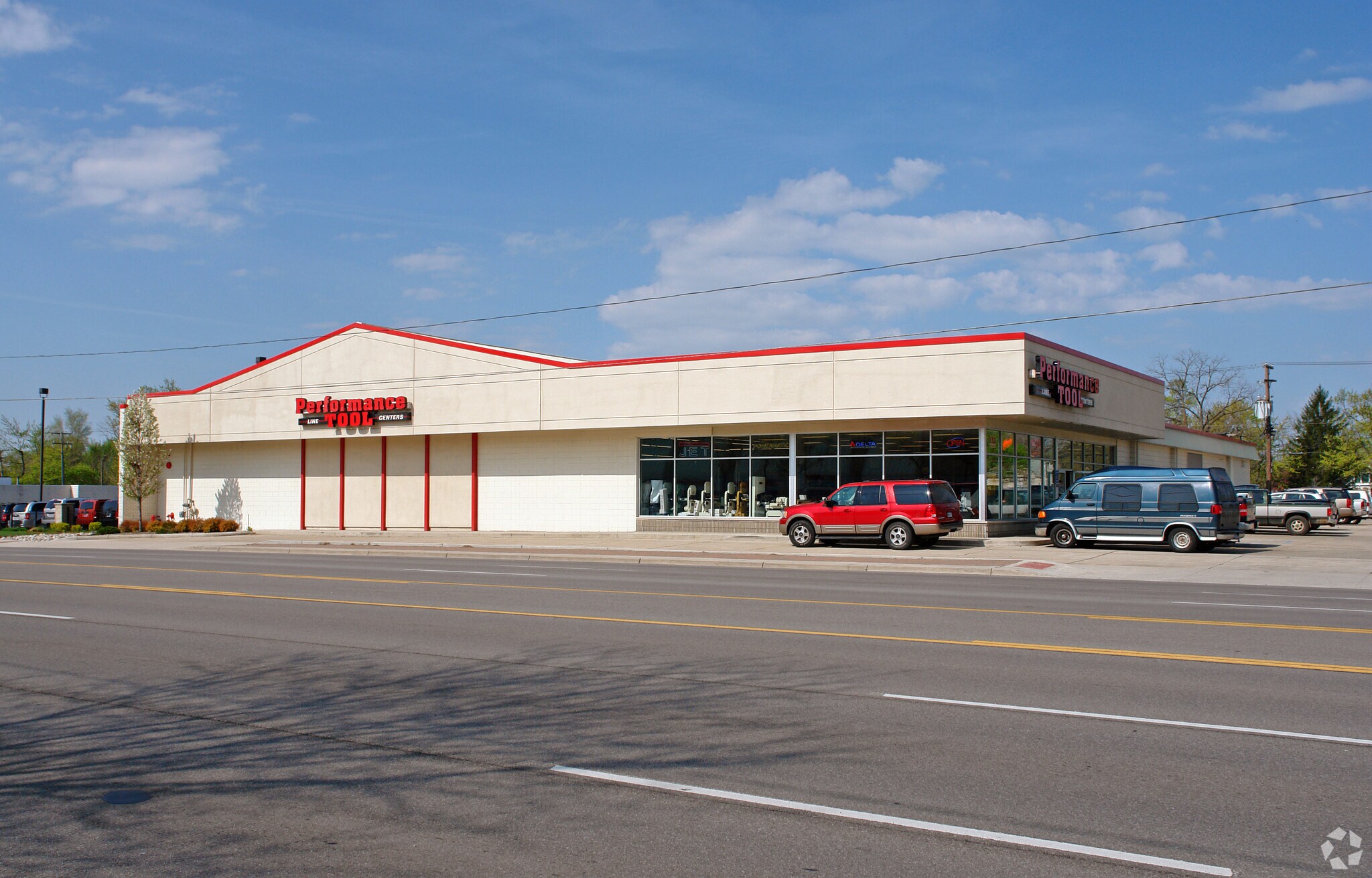 130 S Telegraph Rd Waterford, MI 48328 Retail Property for Lease on