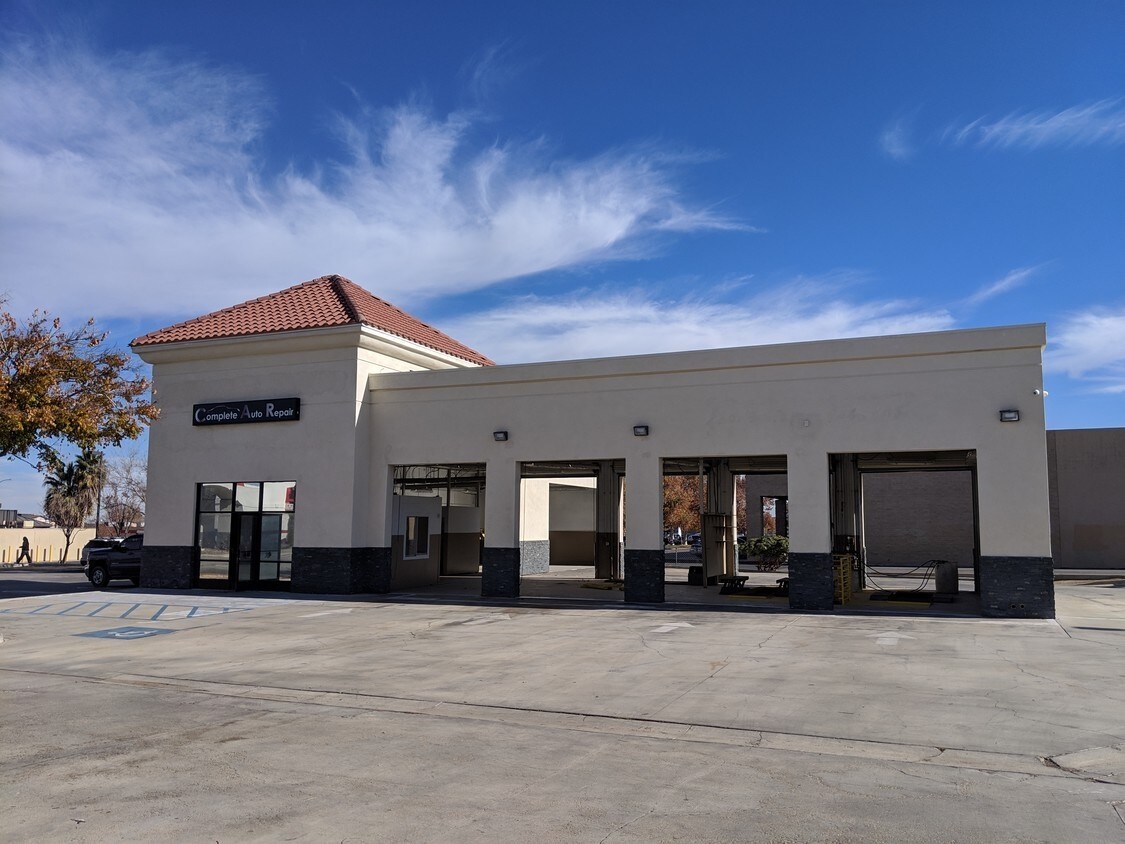202 E Palmdale Blvd, Palmdale, CA for Rent