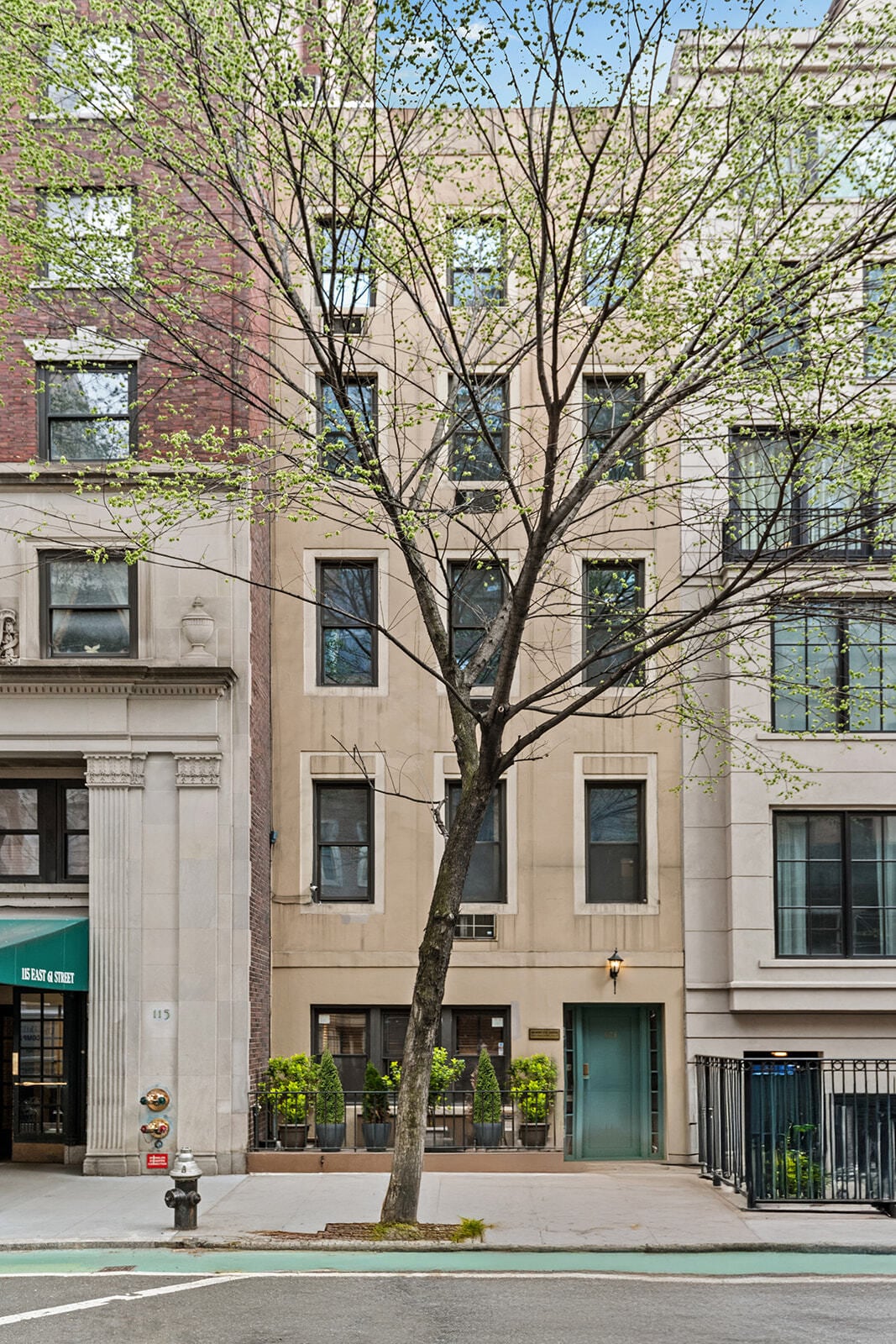 121 E 61st St, New York, NY for Sale