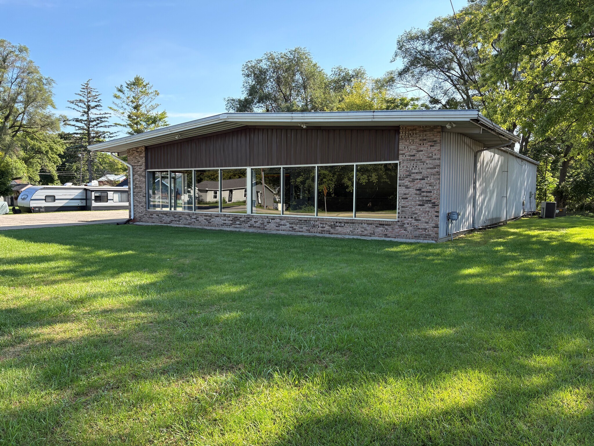 5083 Morrish Rd, Swartz Creek, MI for Sale