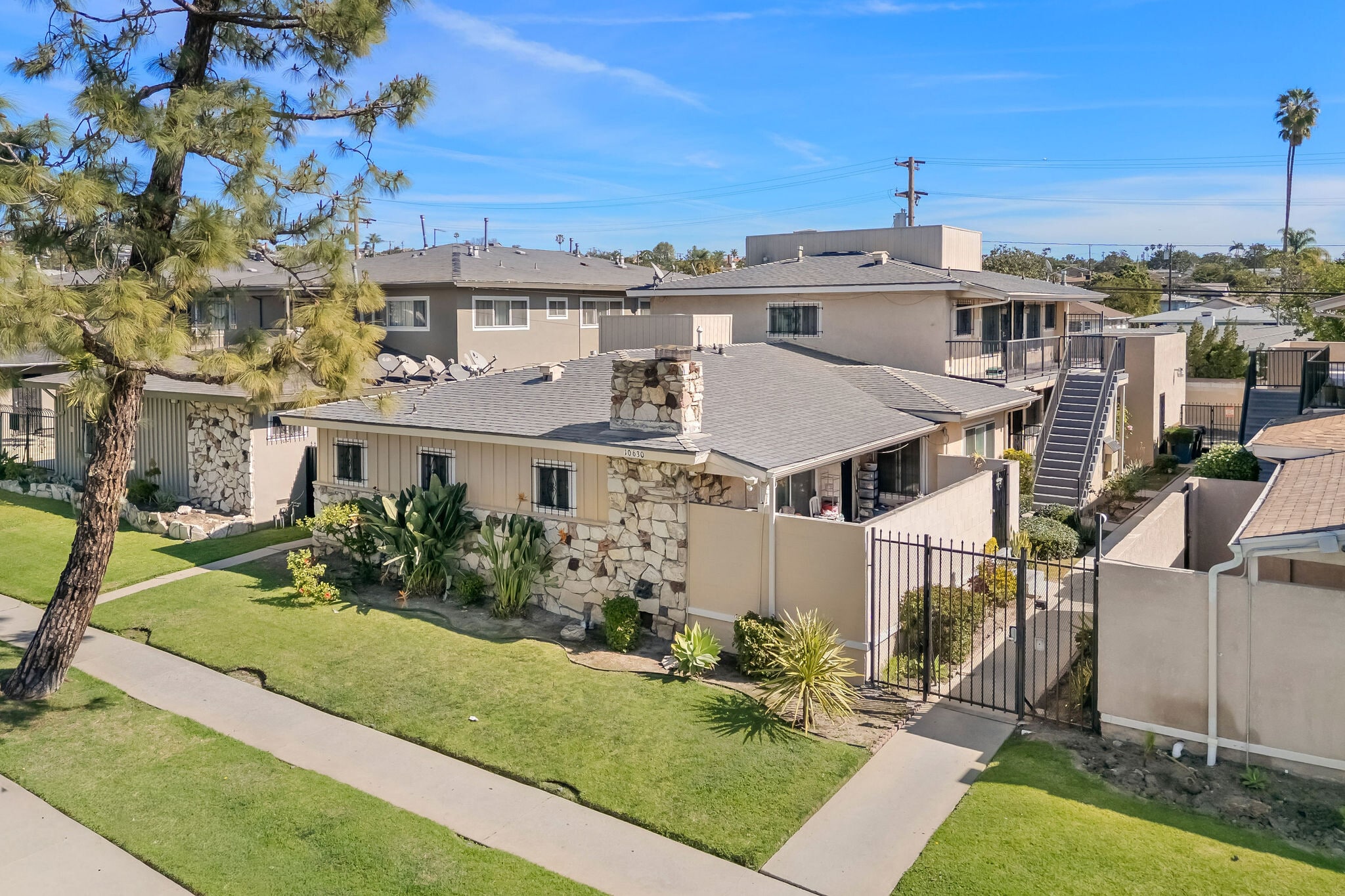 10630 Crenshaw Blvd, Inglewood, CA for Sale