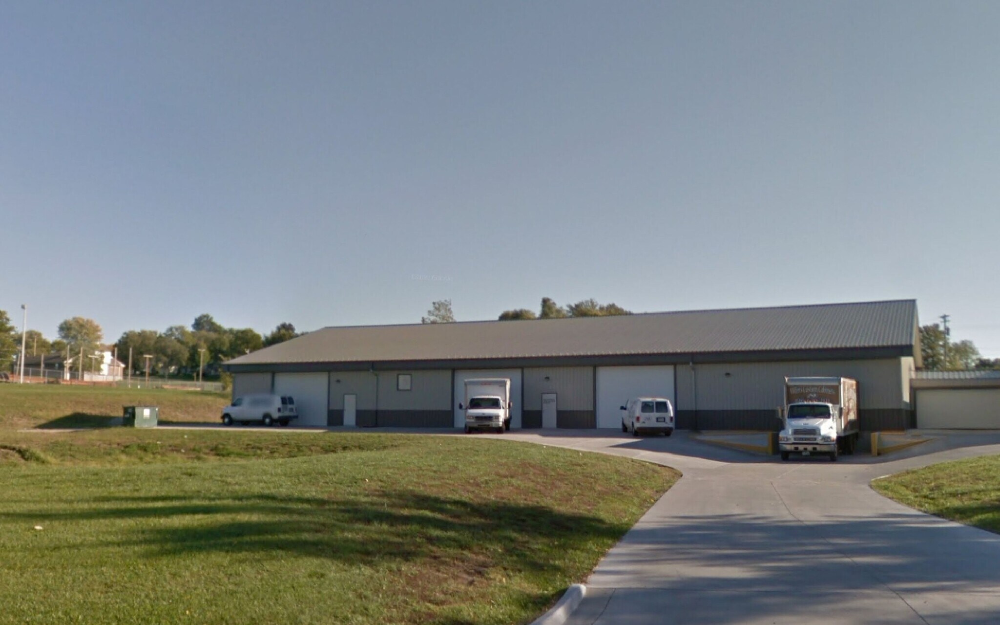 1403 N Jesse James Rd Excelsior Springs, MO 64024 Industrial Property for Lease on