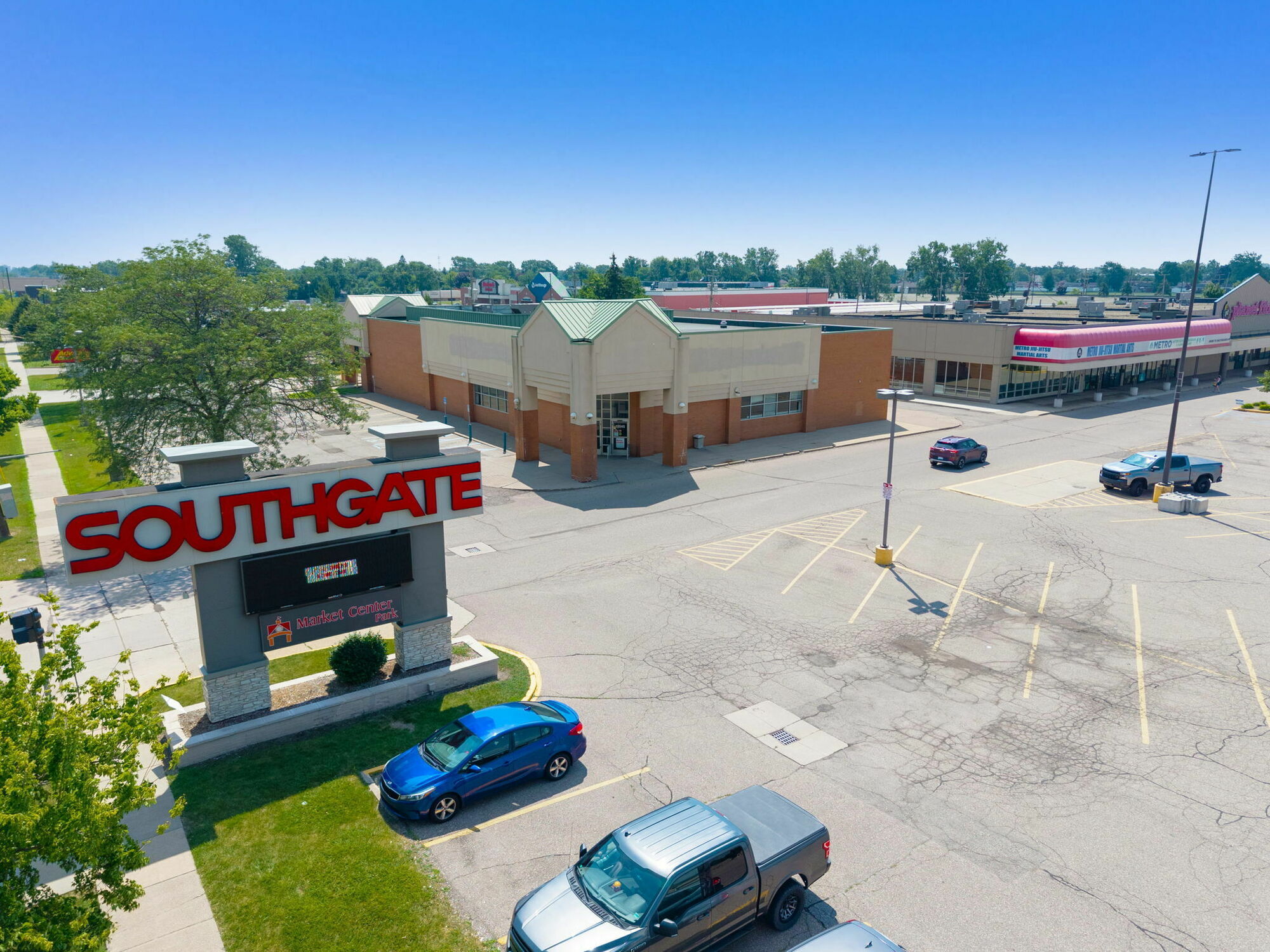13545 Eureka Rd, Southgate, MI for Sale