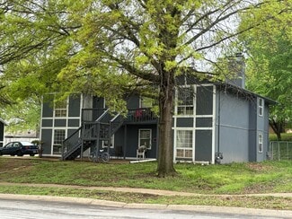 Lees Summit, MO Apartments - 708 NE Ball Dr