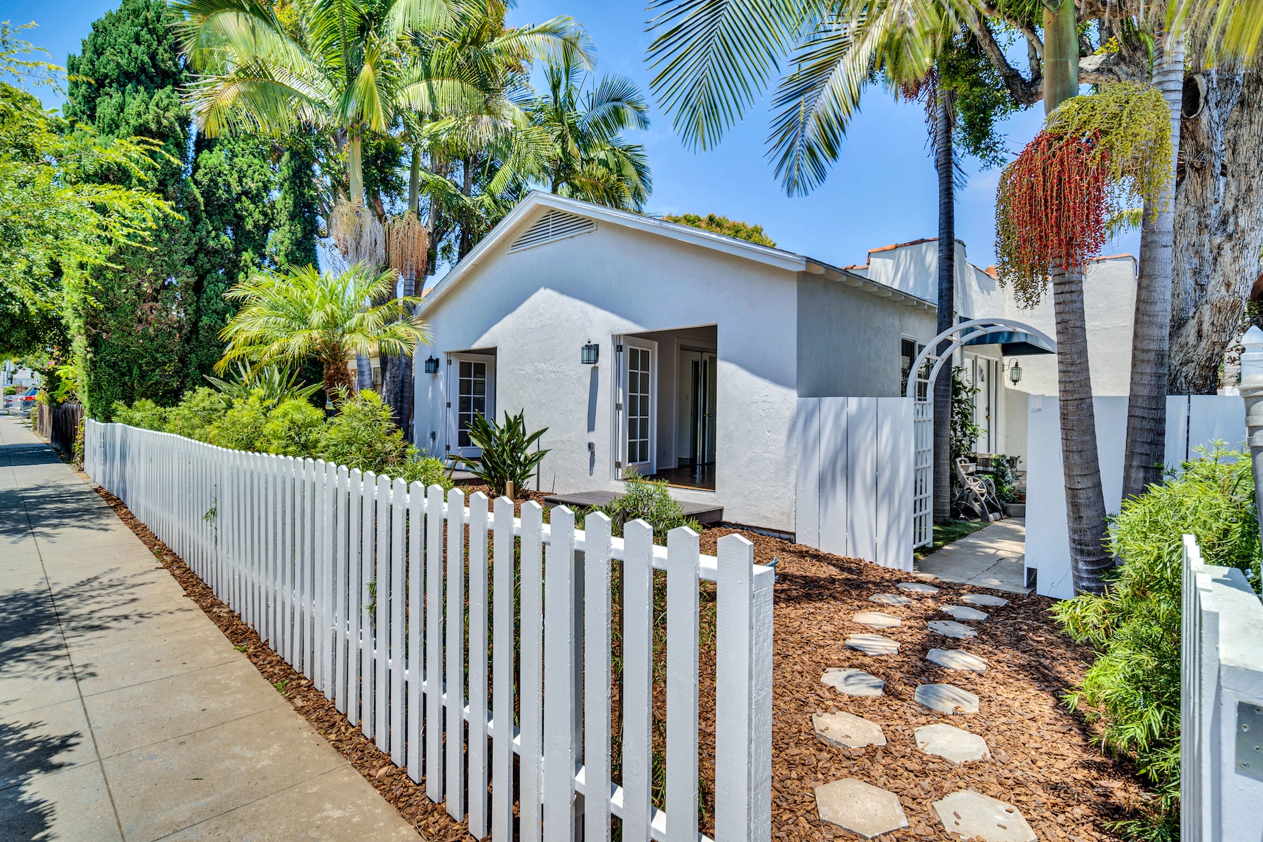 1231-1233 17th St, Santa Monica, CA for Sale