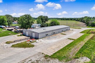 Carlisle, IA Warehouse - 110 E School St