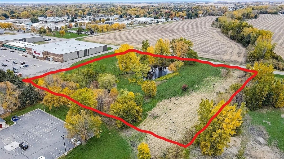 1020 Ripley St E, Litchfield, MN for Sale