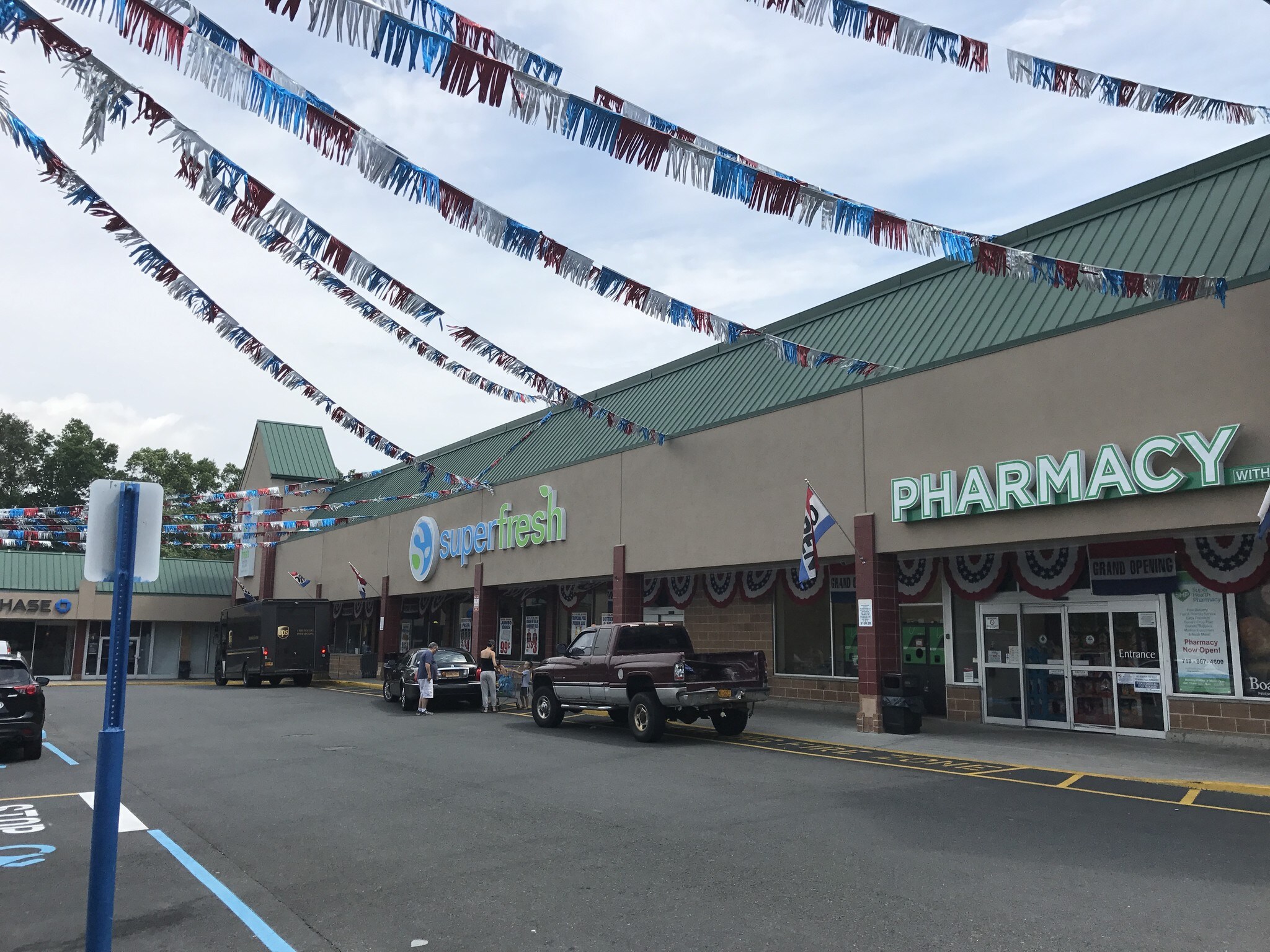 6400 Amboy Rd Staten Island, NY 10309 Shopping Center Property for