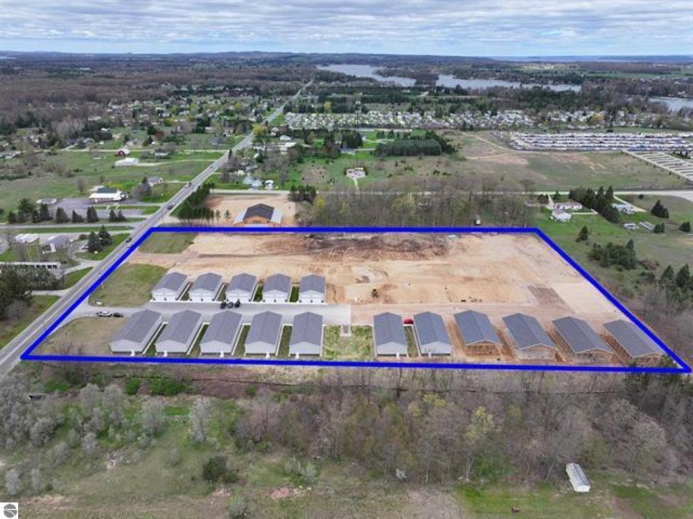 5884 Storage Loop Unit 13 dr, Traverse City, MI for Sale