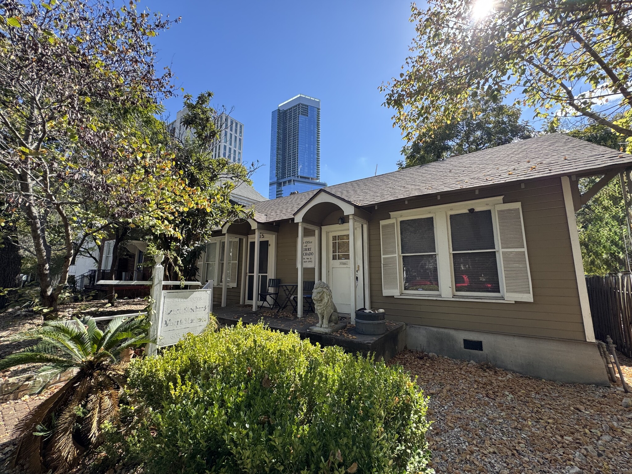 605-607 W 9th St, Austin, TX for Rent