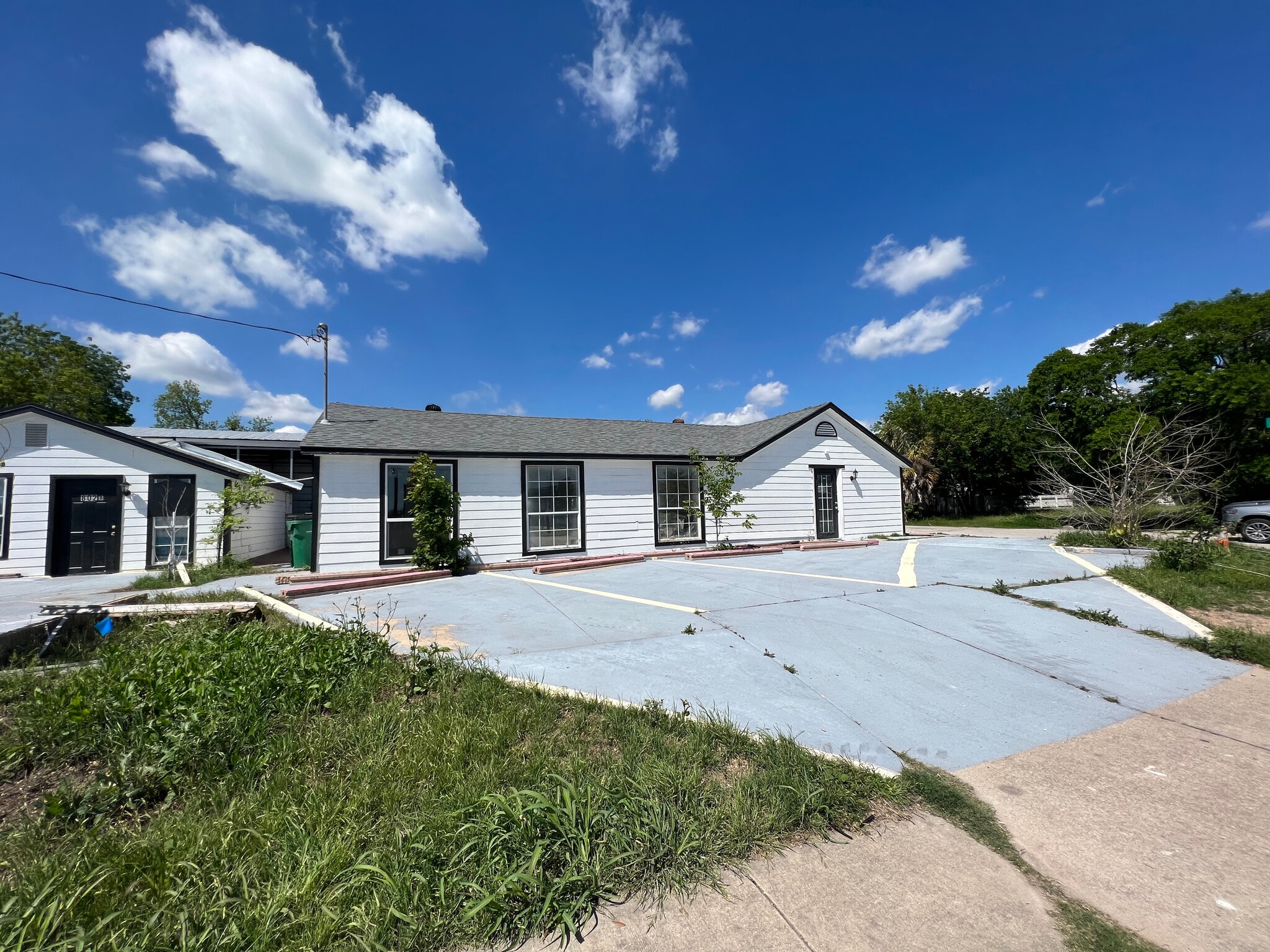 804 W 2nd St, Taylor, TX for Sale