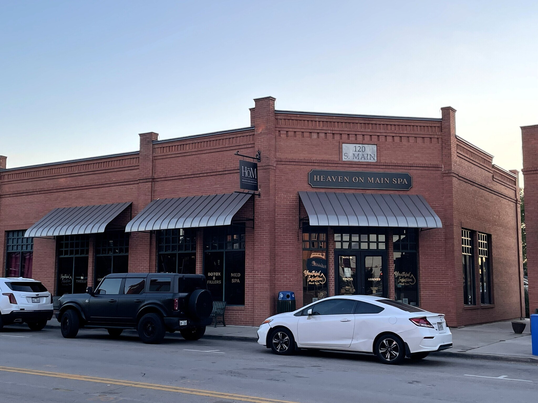 120 S Main St, Grapevine, TX for Rent