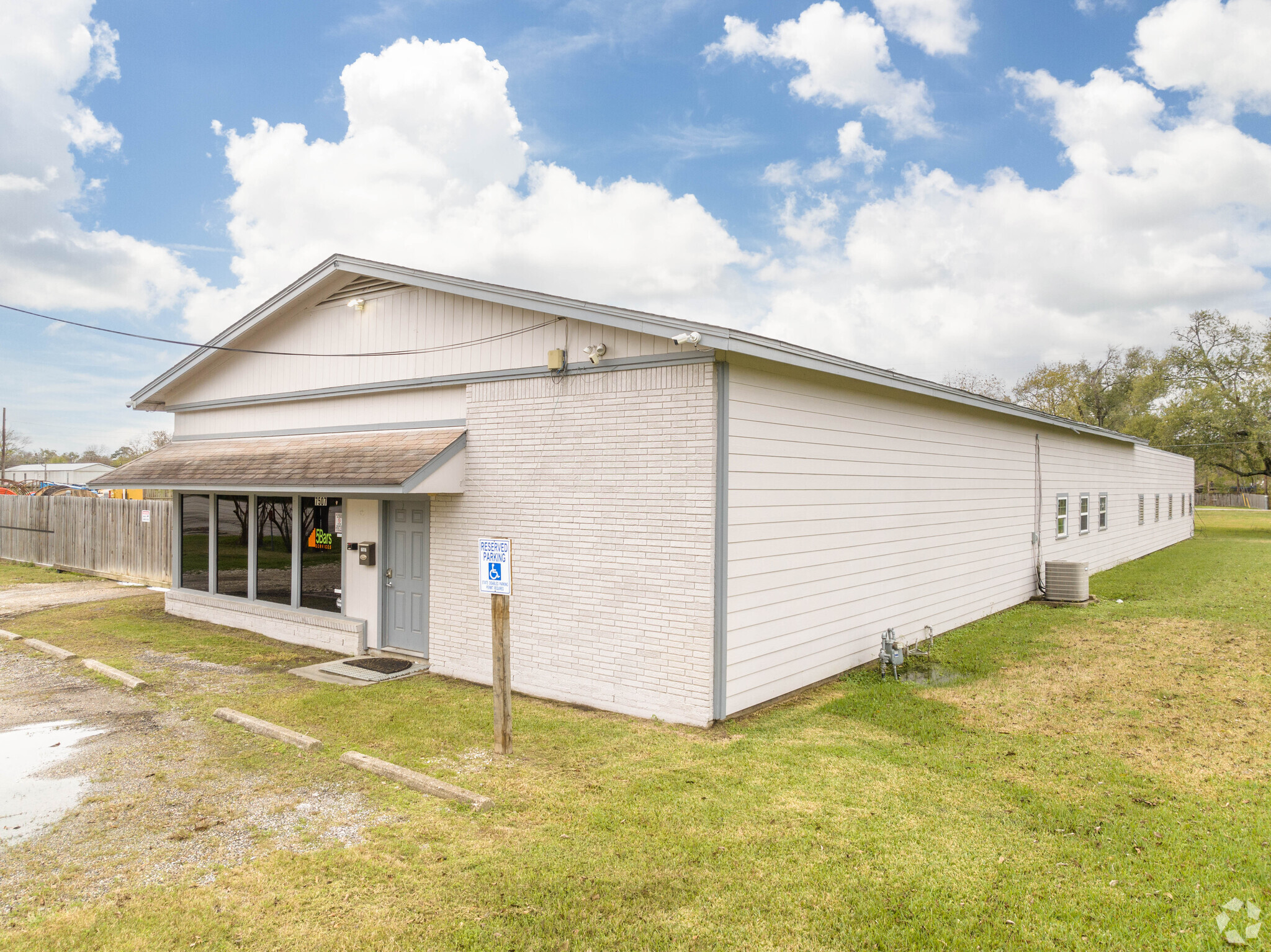 7507 Bayway Dr, Baytown, TX for Rent