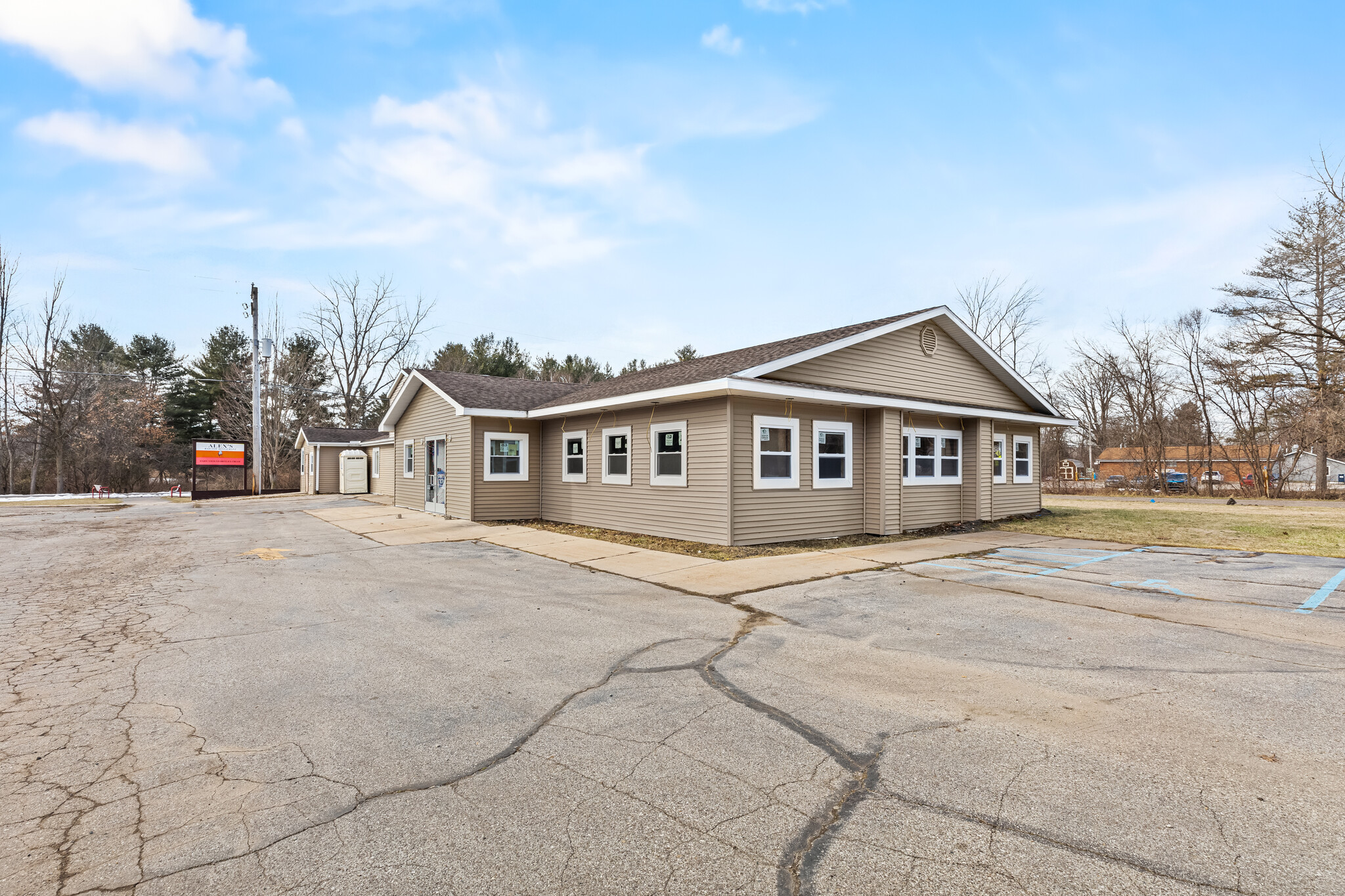 201 W Saginaw Rd, Sanford, MI for Sale