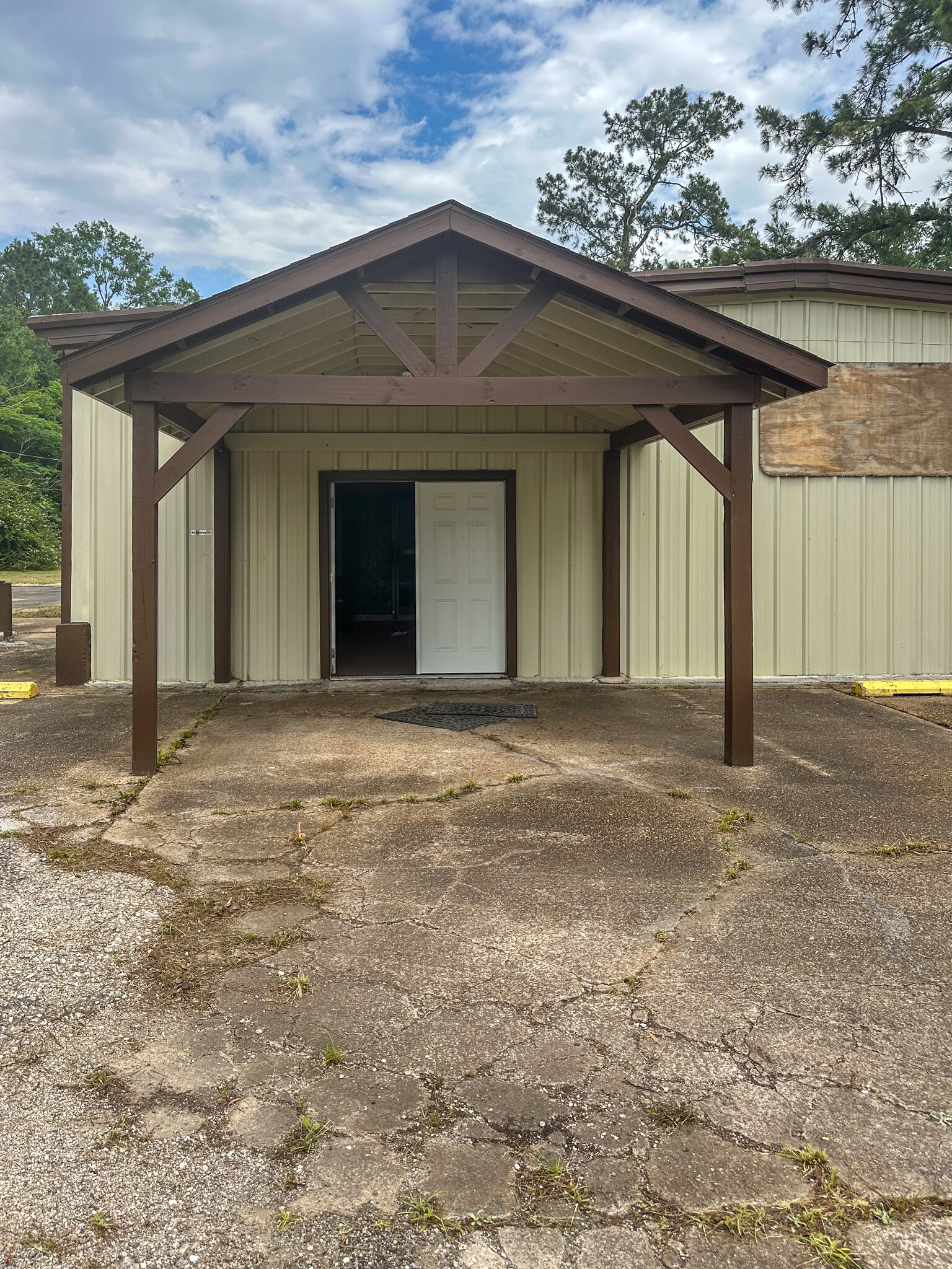 10050 Hwy 87 North, Orange, TX for Rent