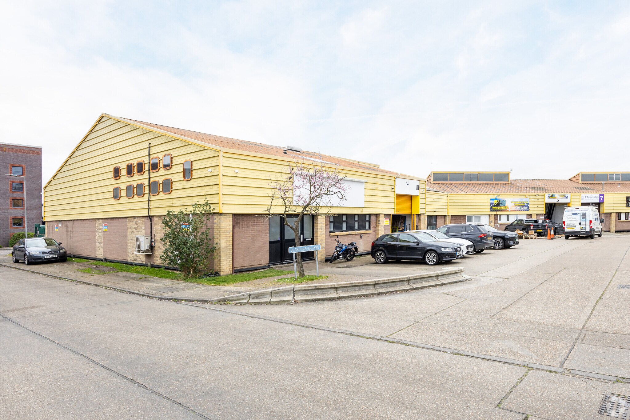 1-7 Buckwins Sq, Basildon, ESS for Rent