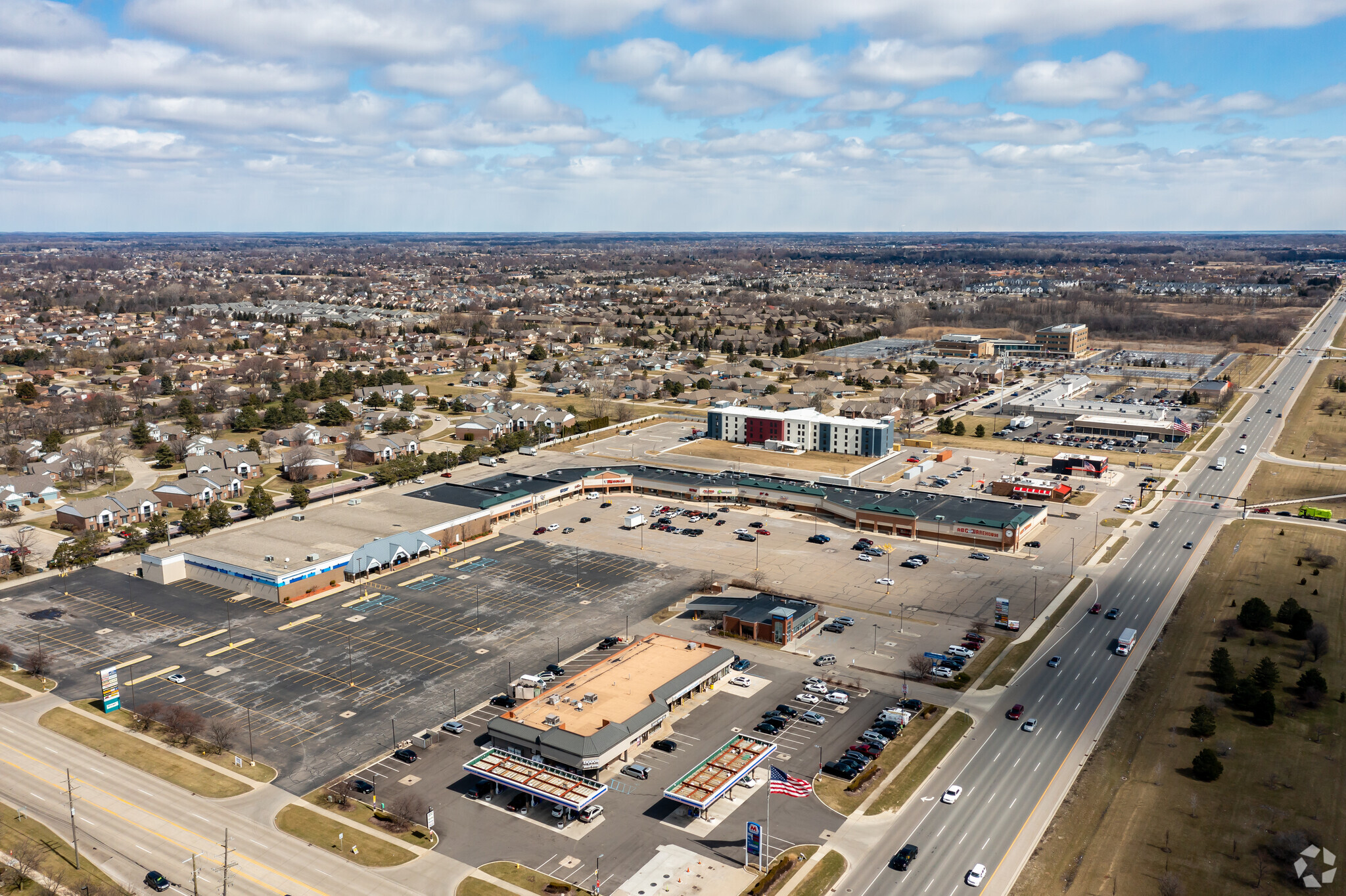 15255-15449 Hall Rd, Macomb Township, MI for Rent