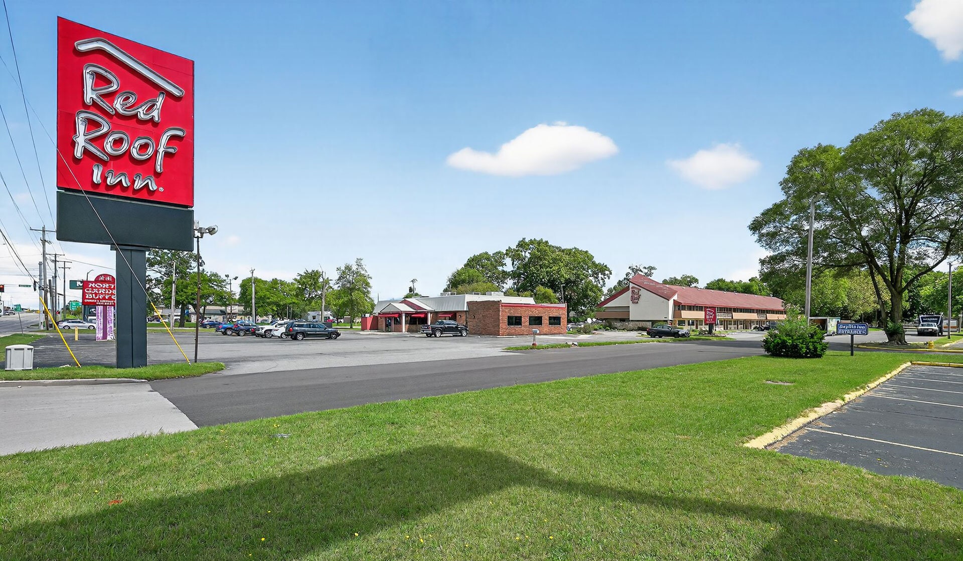 2902 Cassopolis St, Elkhart, IN for Sale