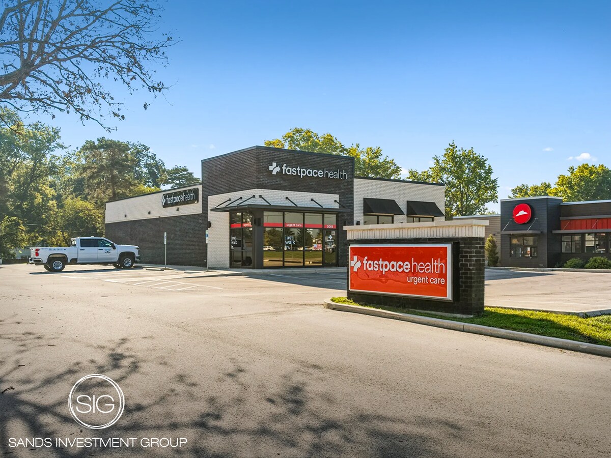 2008 N Walnut St, Hartford City, IN for Sale