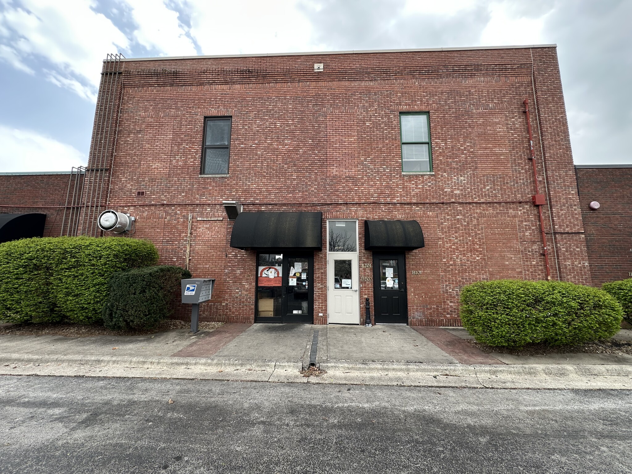 2101 W Chesterfield Blvd, Springfield, MO for Rent