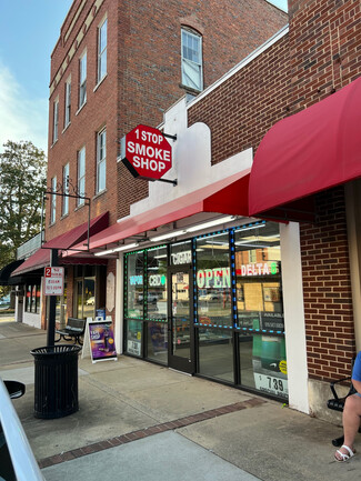 Smithfield, NC Storefront - 136 S 3rd St