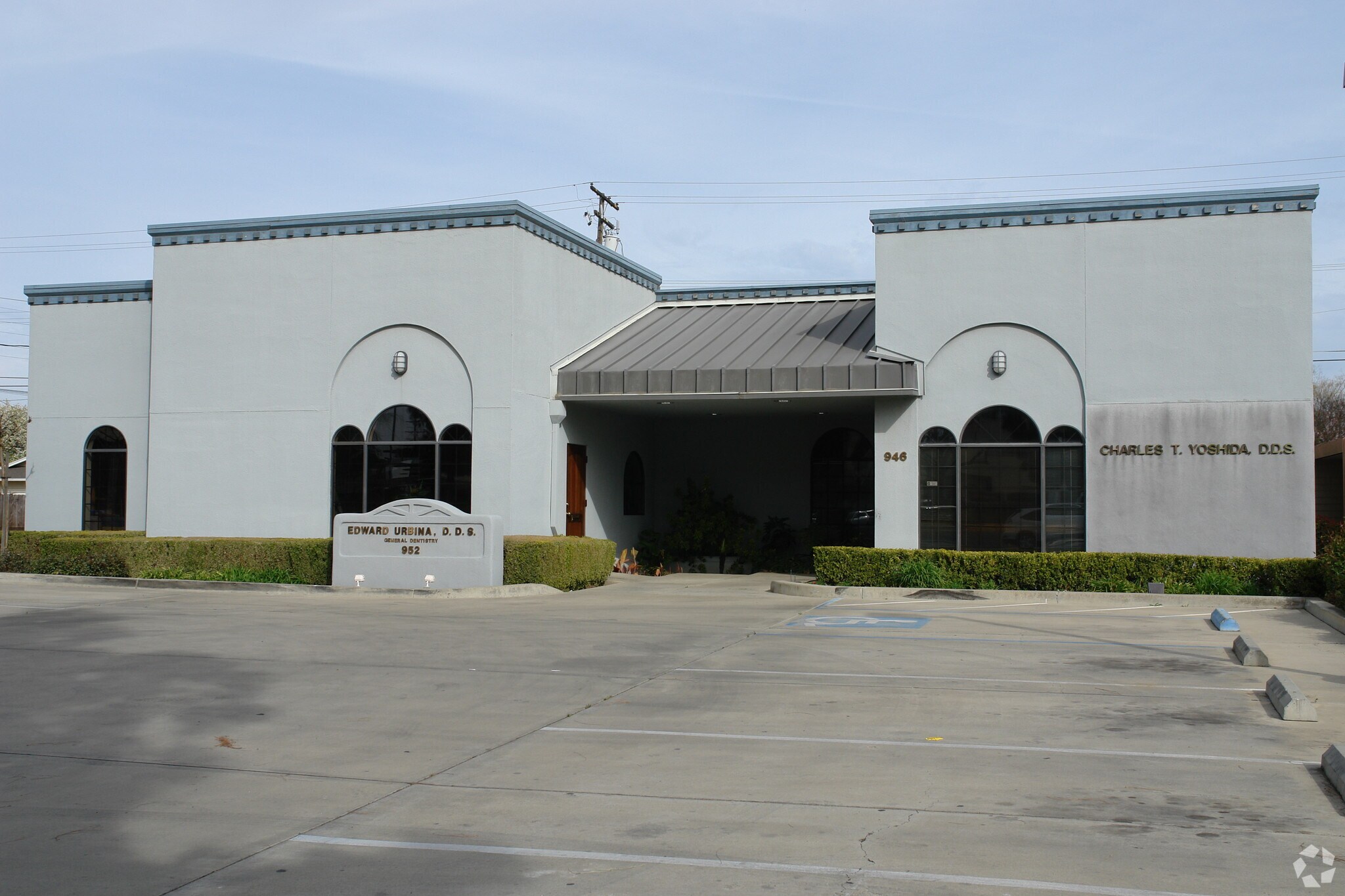 946-952 N Cherry St, Tulare, CA for Rent