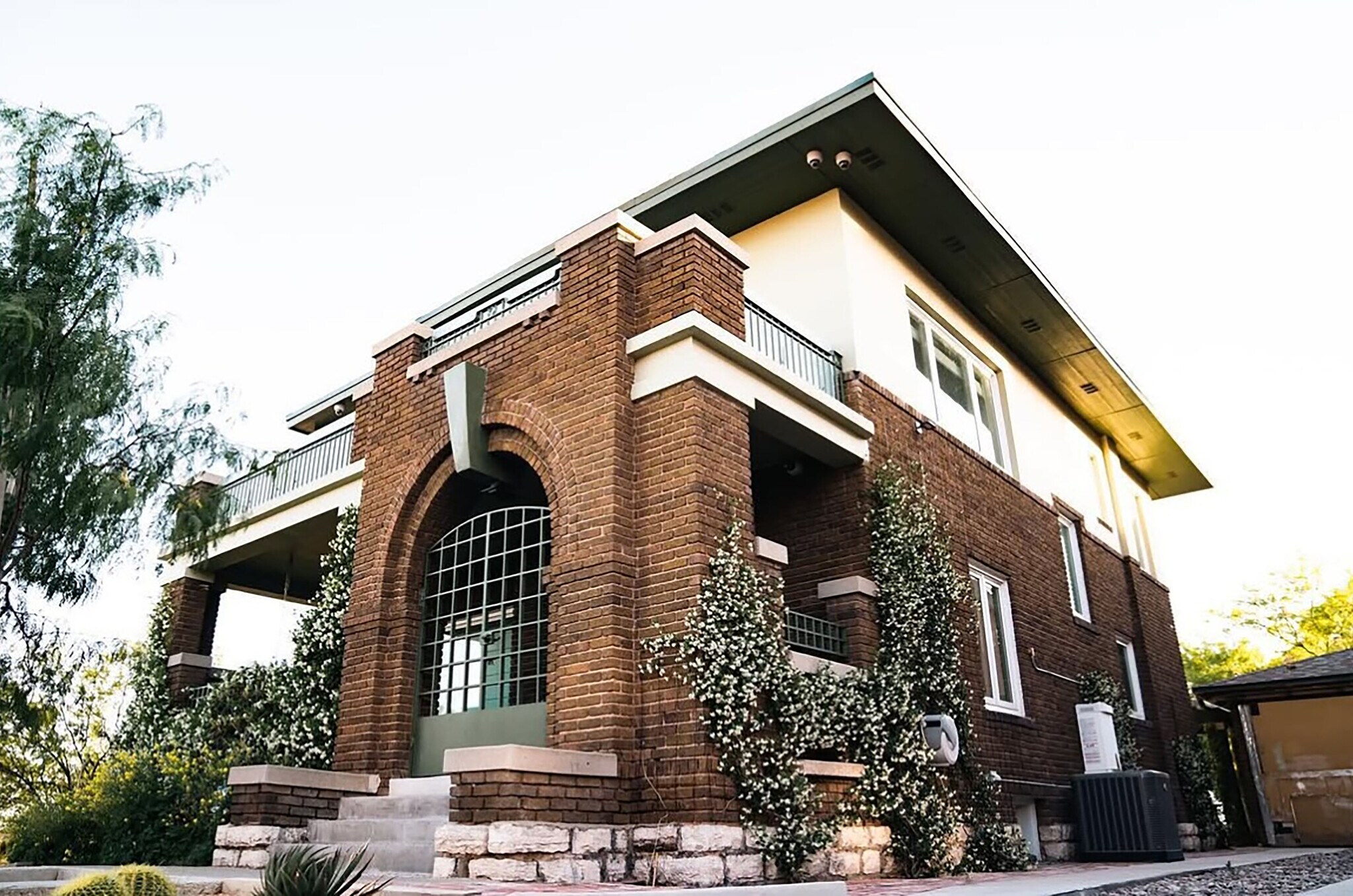 1701 N Stanton St, El Paso, TX for Sale