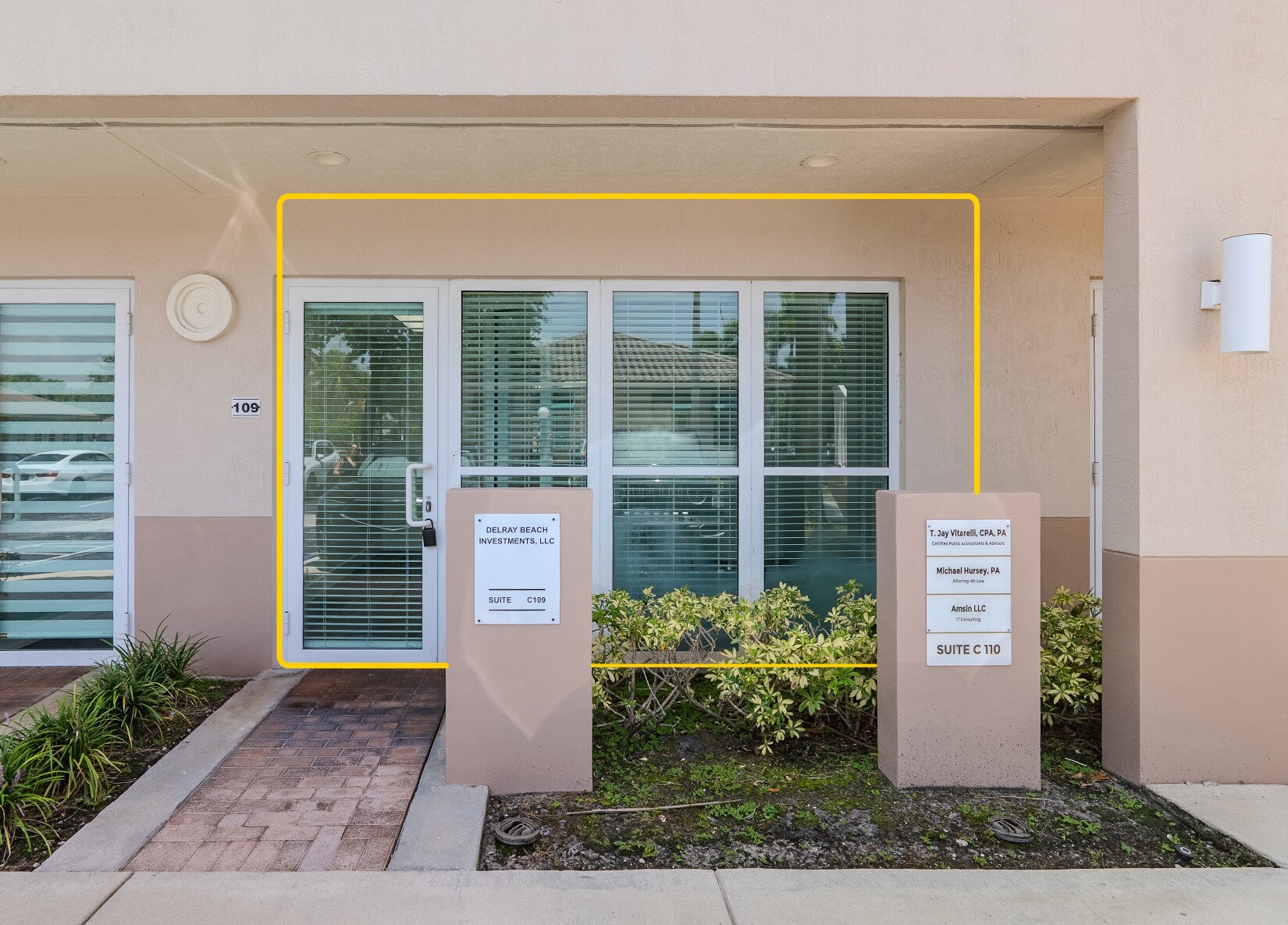 5220 S University Dr, Davie, FL for Sale