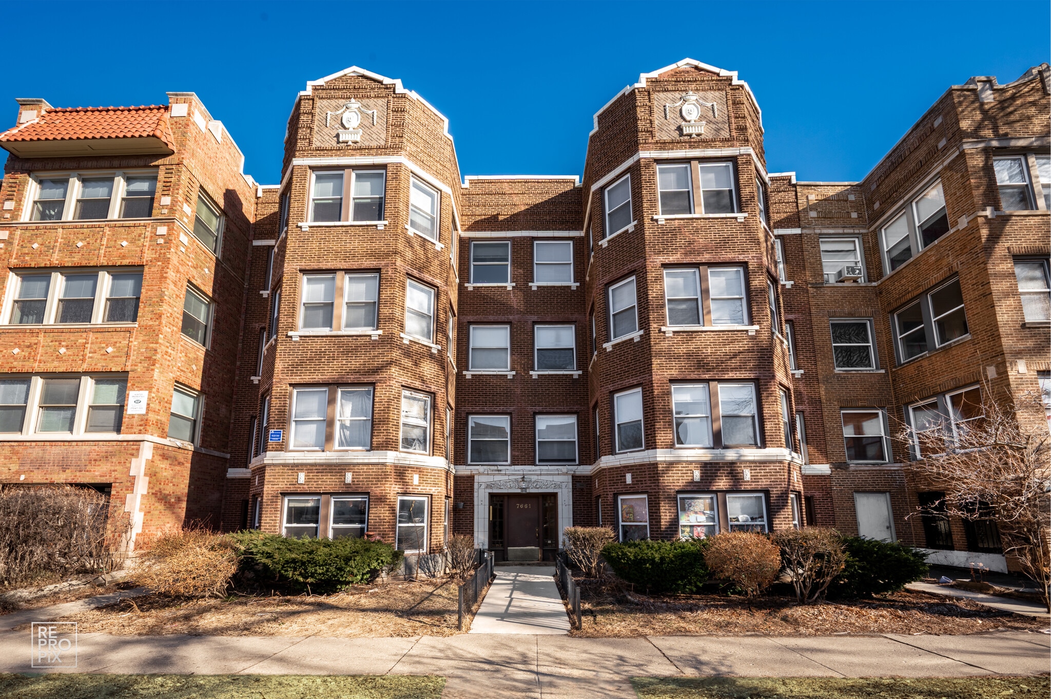 7661 N Sheridan Rd, Chicago, IL for Sale