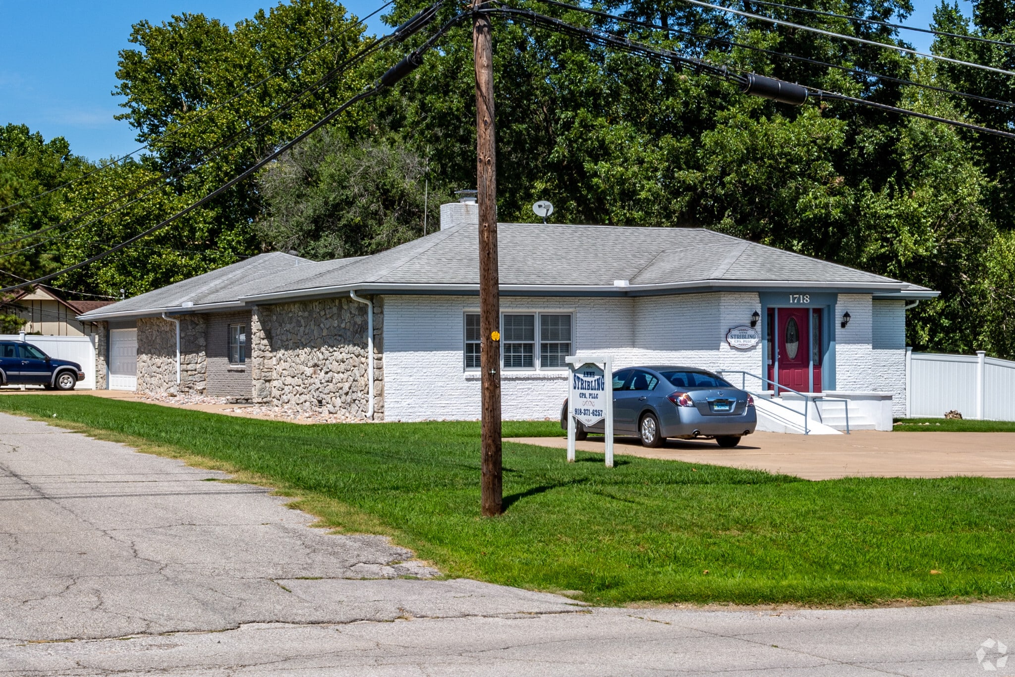 1718 W Broadway St, Collinsville, OK for Sale