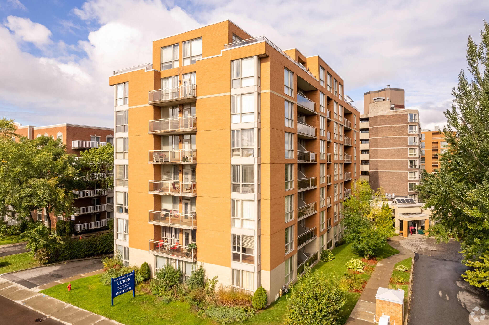 1055 Boul De La Côte-Vertu, Saint-Laurent, QC for Sale