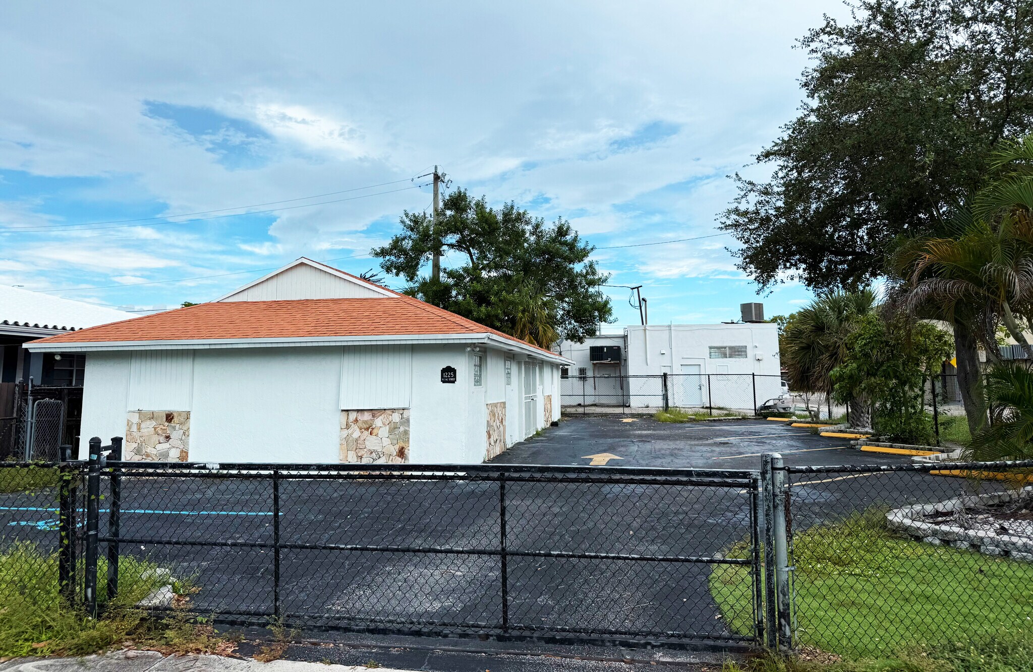 1225 NE 162nd St, North Miami Beach, FL for Rent