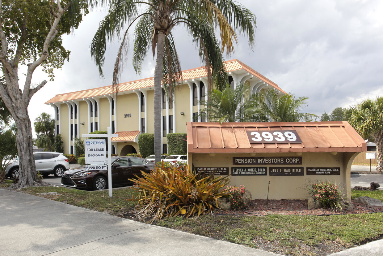 3939 Hollywood Blvd, Hollywood, FL for Rent