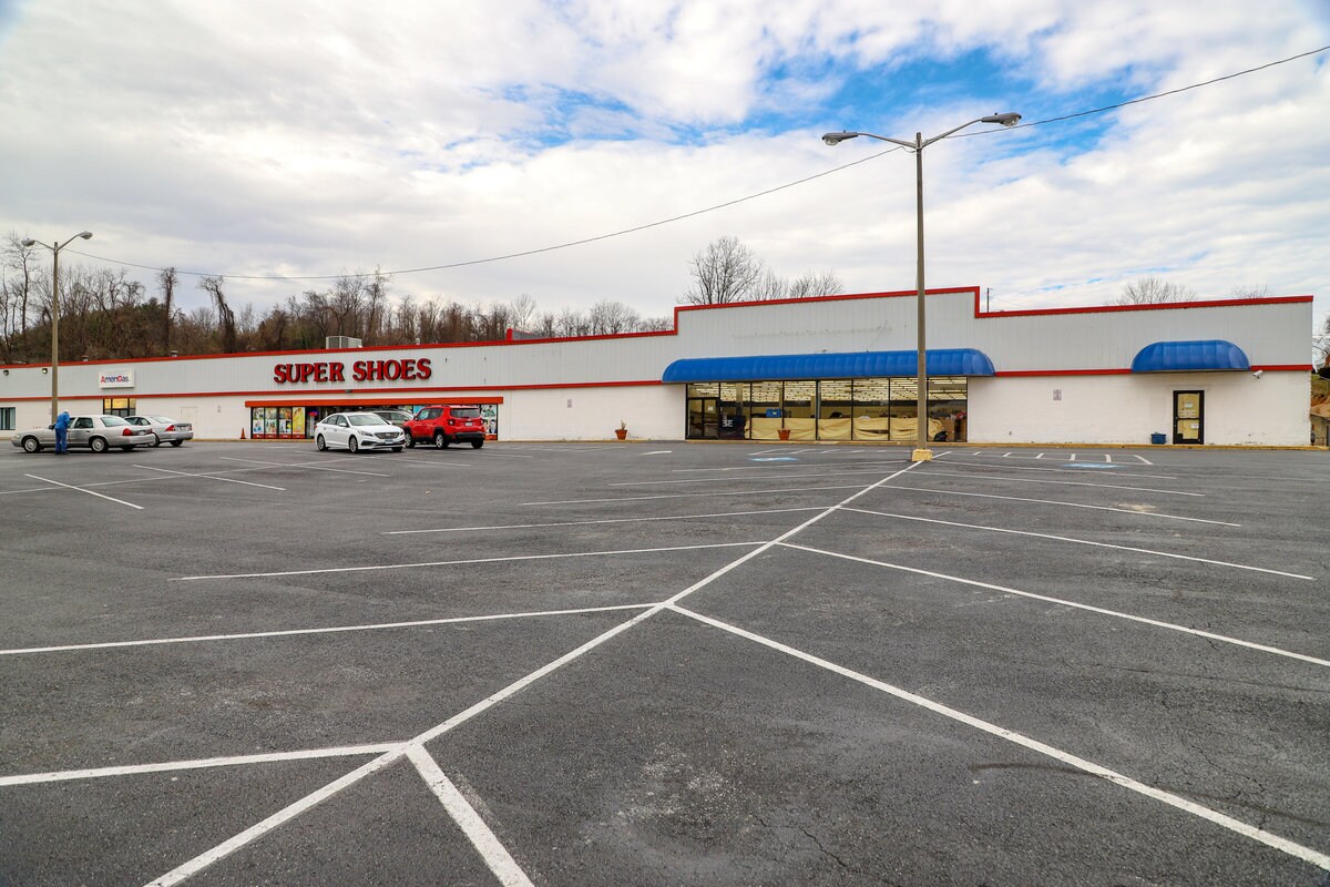1104 Greenville Ave, Staunton, VA for Rent