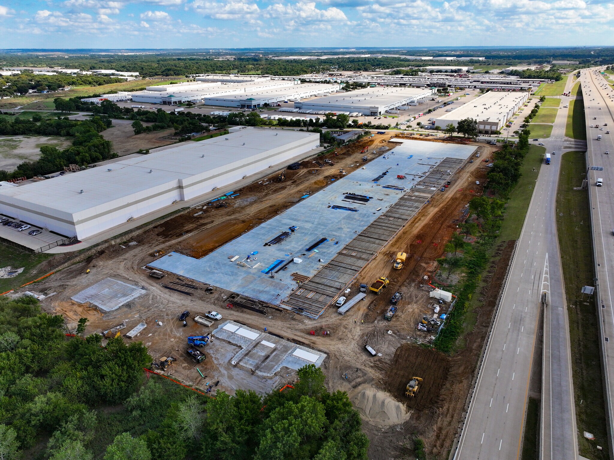 902 W Shady Grove Rd, Grand Prairie, TX for Rent