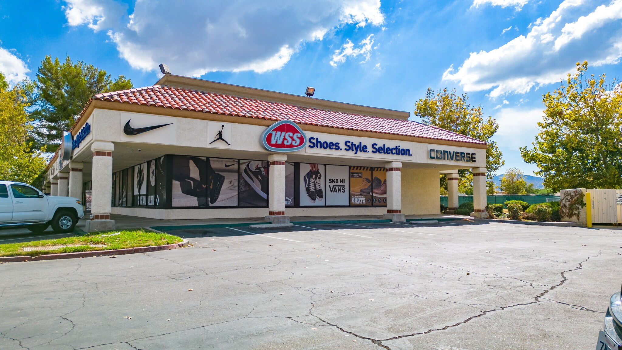 1703 E Palmdale Blvd Palmdale, CA 93550 Retail Property for Sale on