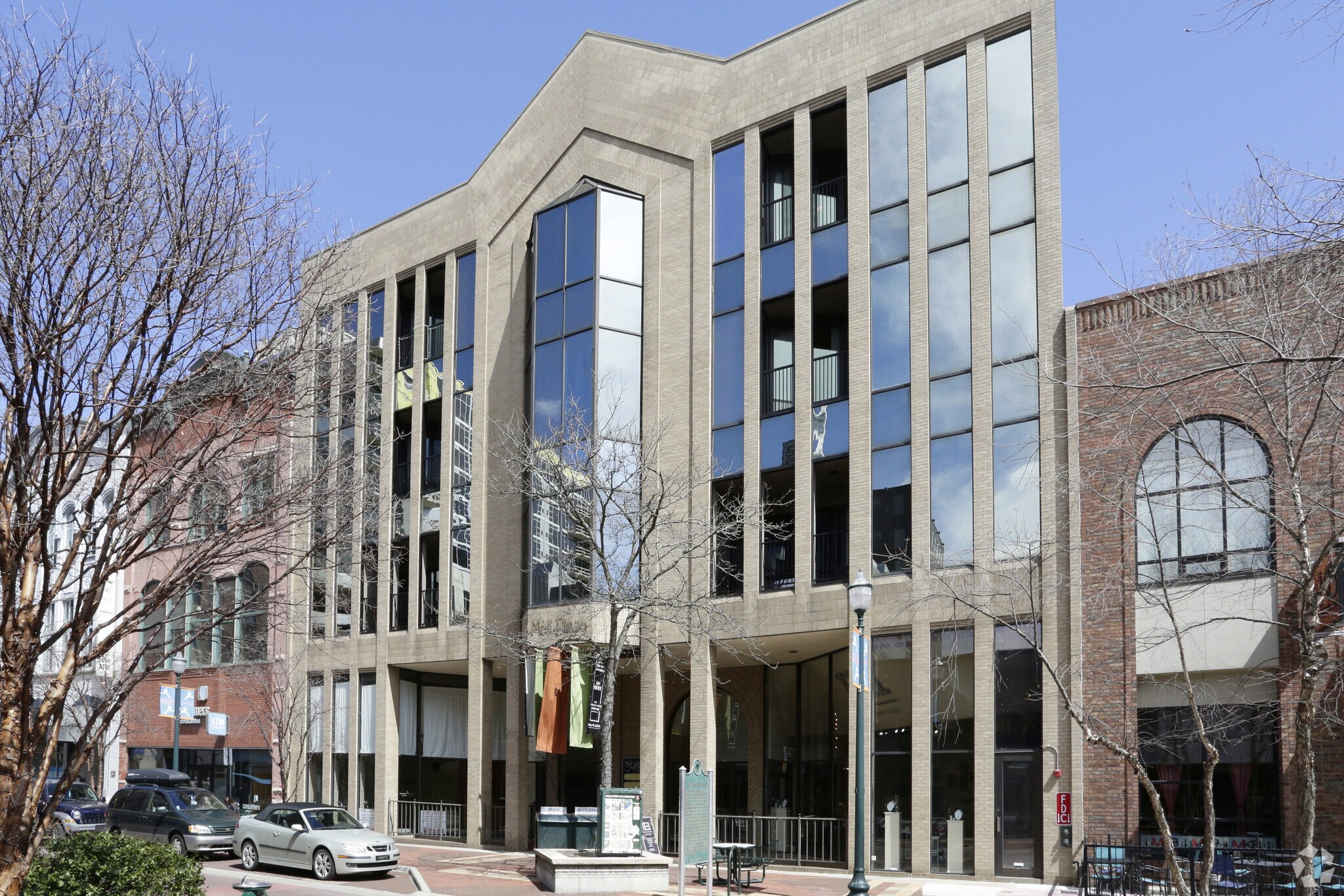 157 S Kalamazoo Mall Kalamazoo, MI 49007 MultiFamily Property for